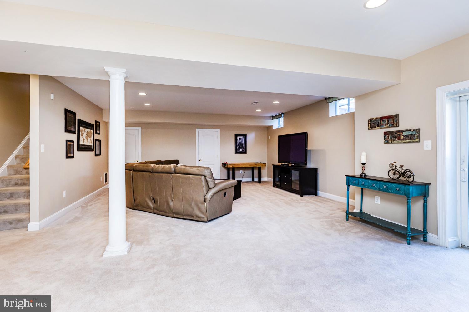 CARLEE MANOR - Residential