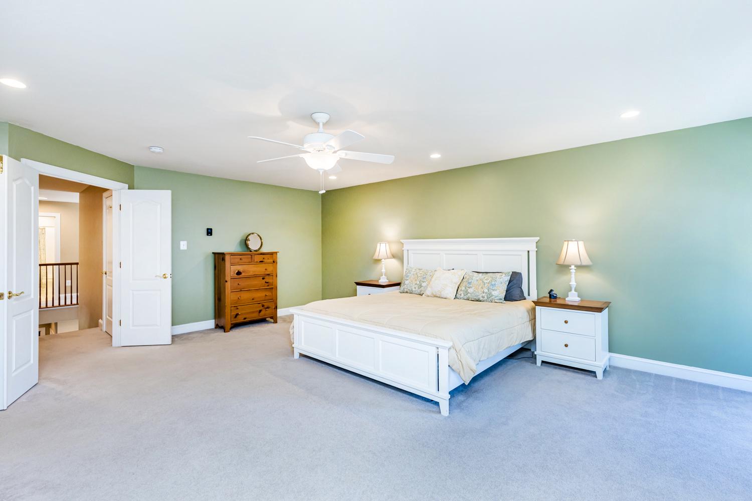 CARLEE MANOR - Residential