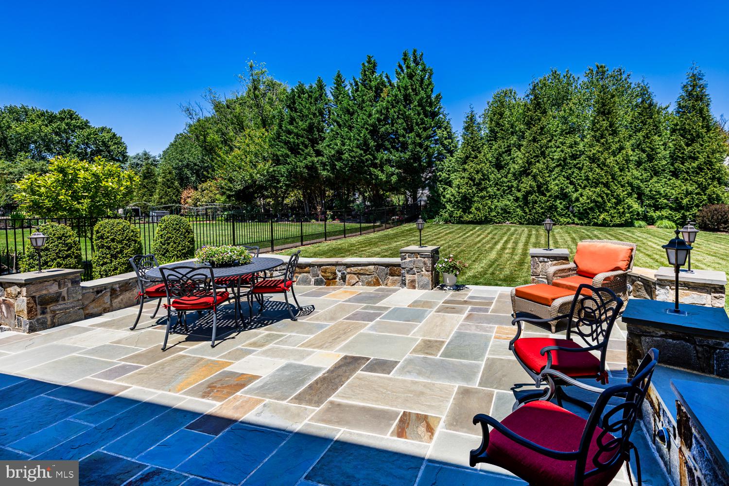 CARLEE MANOR - Residential