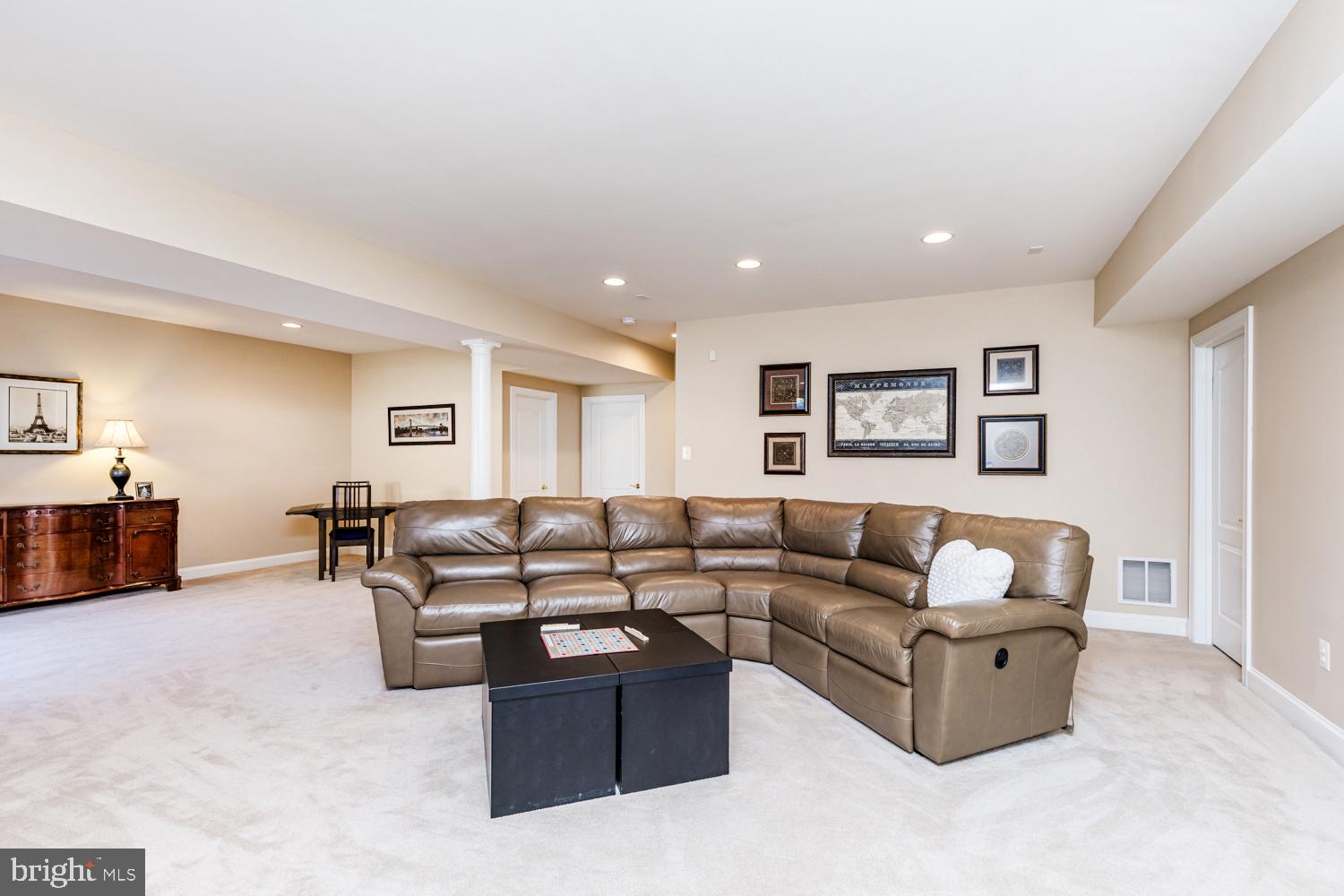 CARLEE MANOR - Residential