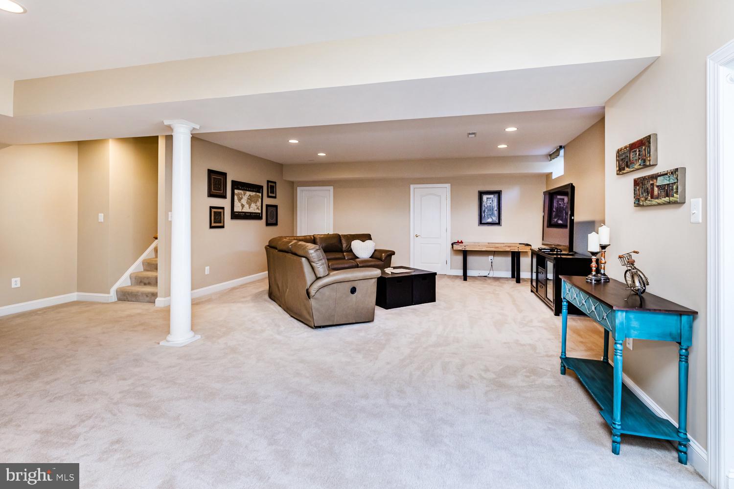 CARLEE MANOR - Residential