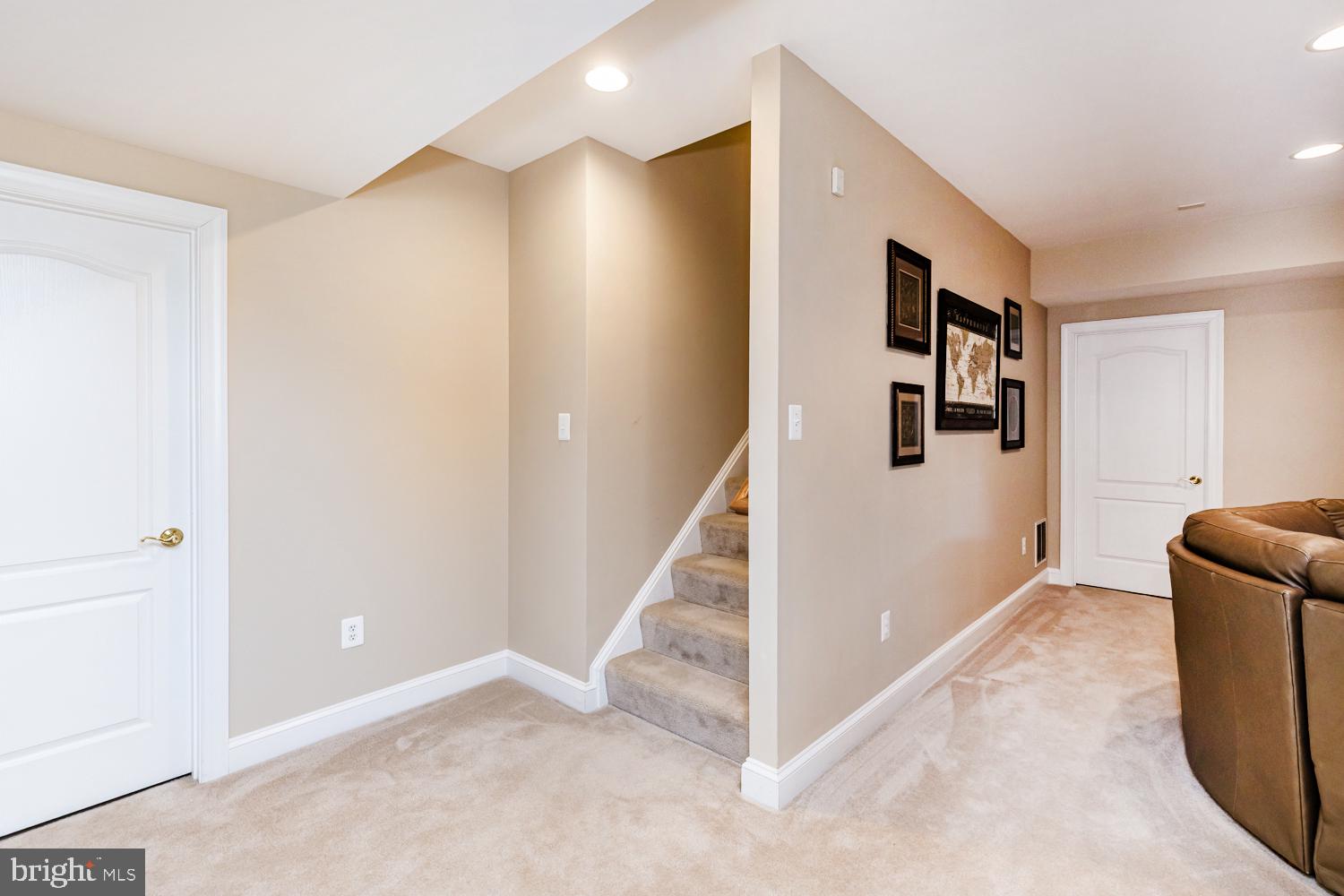 CARLEE MANOR - Residential