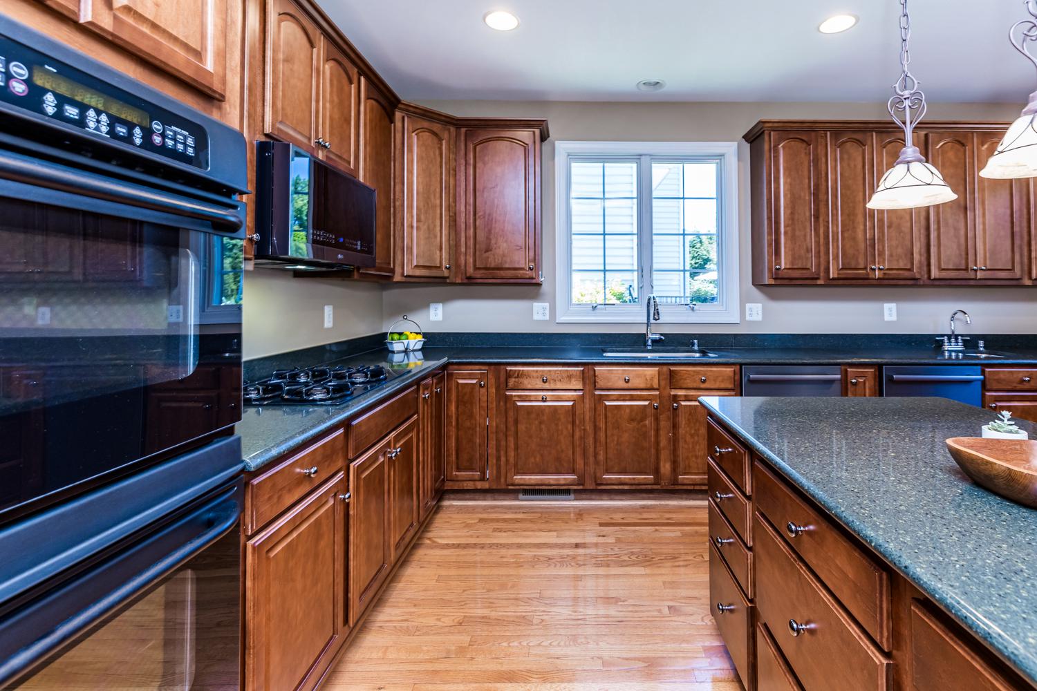 CARLEE MANOR - Residential