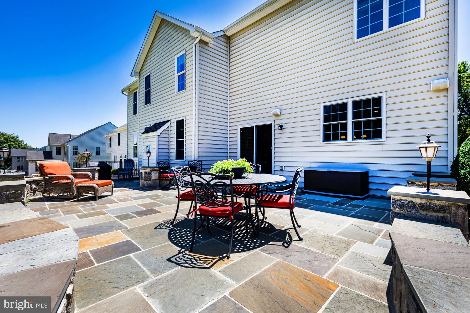 CARLEE MANOR - Residential