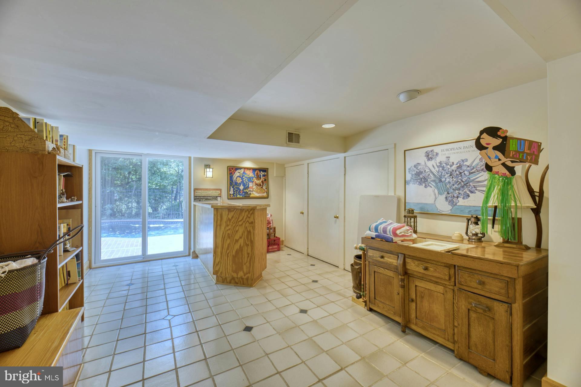 SHIRLEY WOODS - Residential