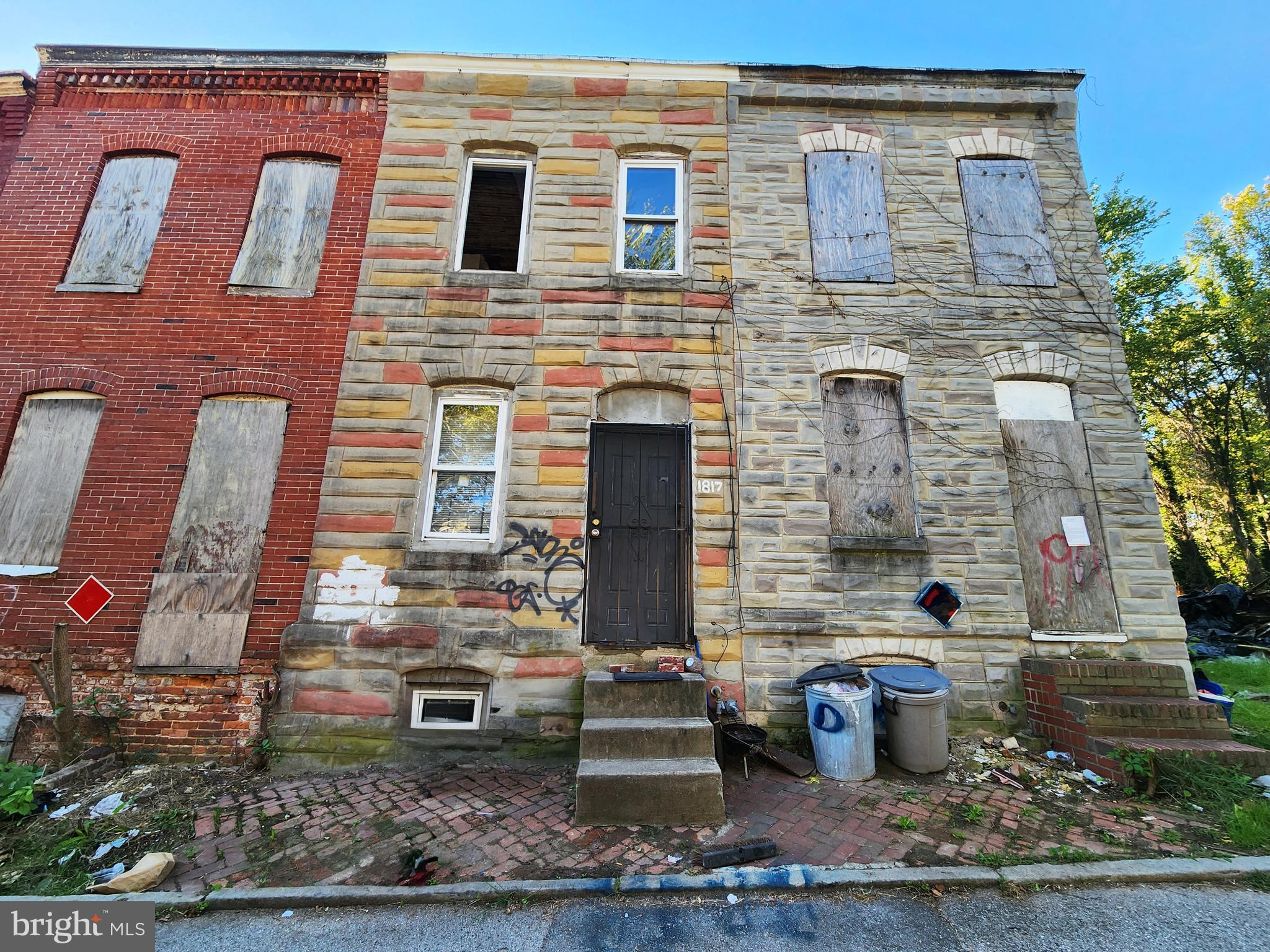 ONLINE AUCTION: This auction takes place on the Ashland Auction Group website bidding platform. Bidding begins 6/26/2026 @ 10:00 AM. Bidding ends 6/30/2026 @ 12:10 PM. The list price is the suggested opening bid. Deposit: $5,000.

This two-story townhouse is located in the Franklin Square neighborhood of Baltimore City. Residents can enjoy the nearby facilities and attractions such as the Grace Medical Center, Westside Shopping Center, Mount Clare Junction, and Carroll Park. The property is vacant. The area provides easy access to a major traffic artery, Edmondson Ave, connecting to other regional parts of the city.