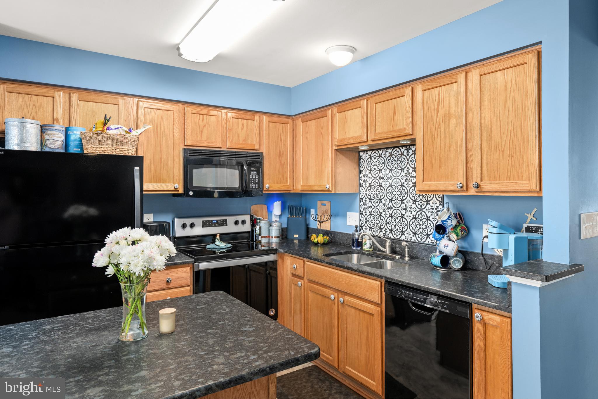 VICTORIAS LANDING - Residential