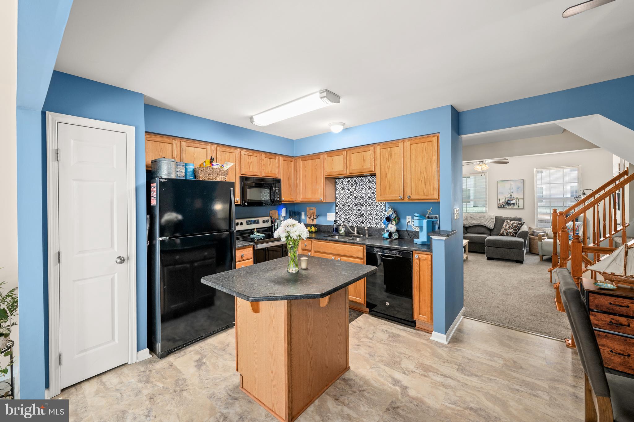 VICTORIAS LANDING - Residential