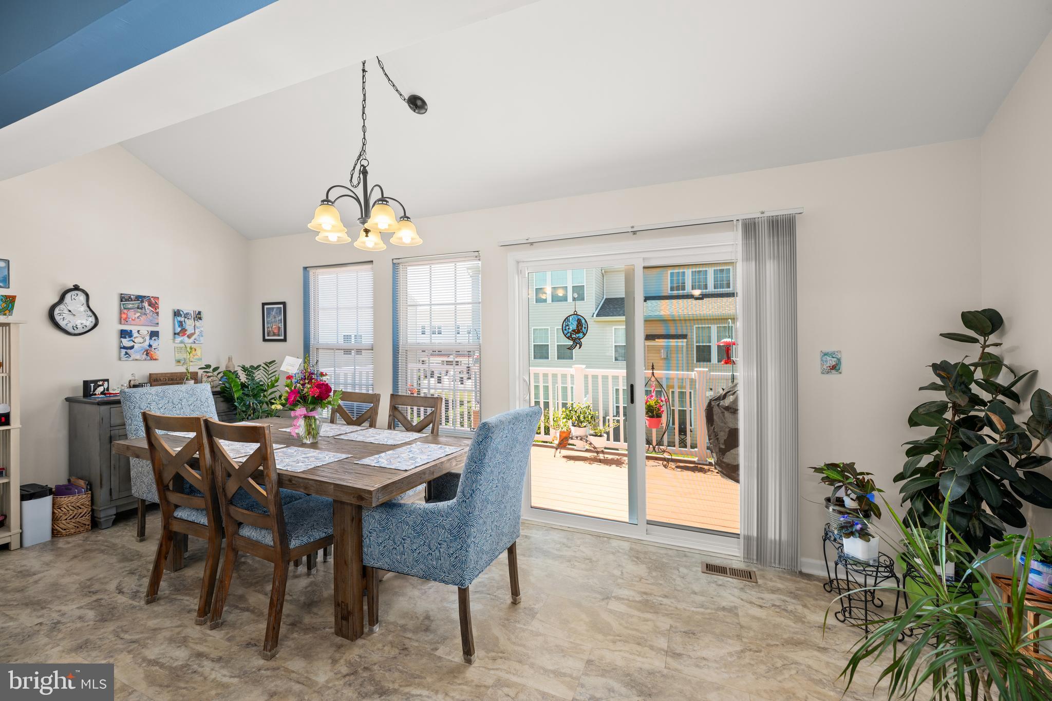 VICTORIAS LANDING - Residential