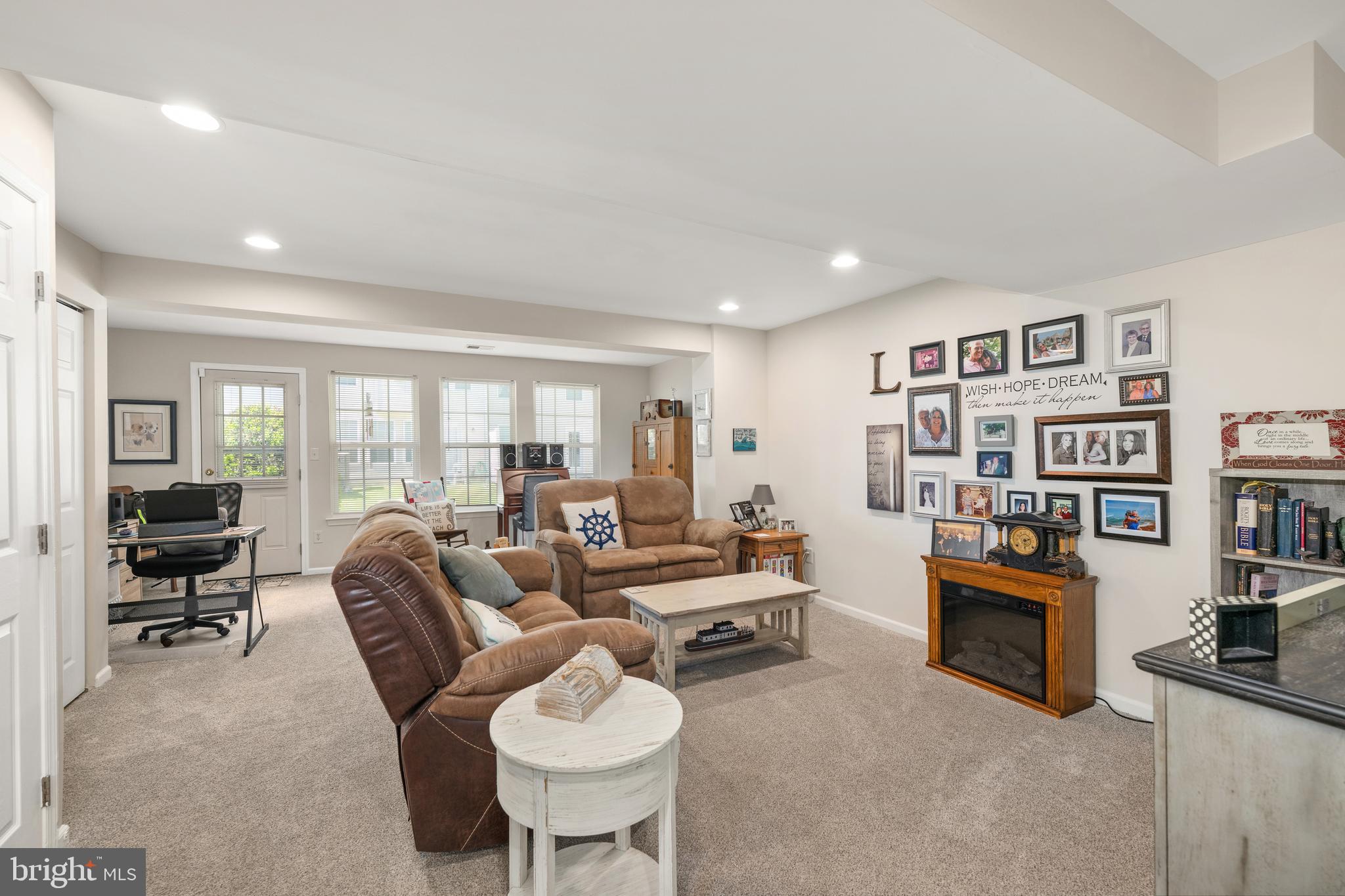 VICTORIAS LANDING - Residential