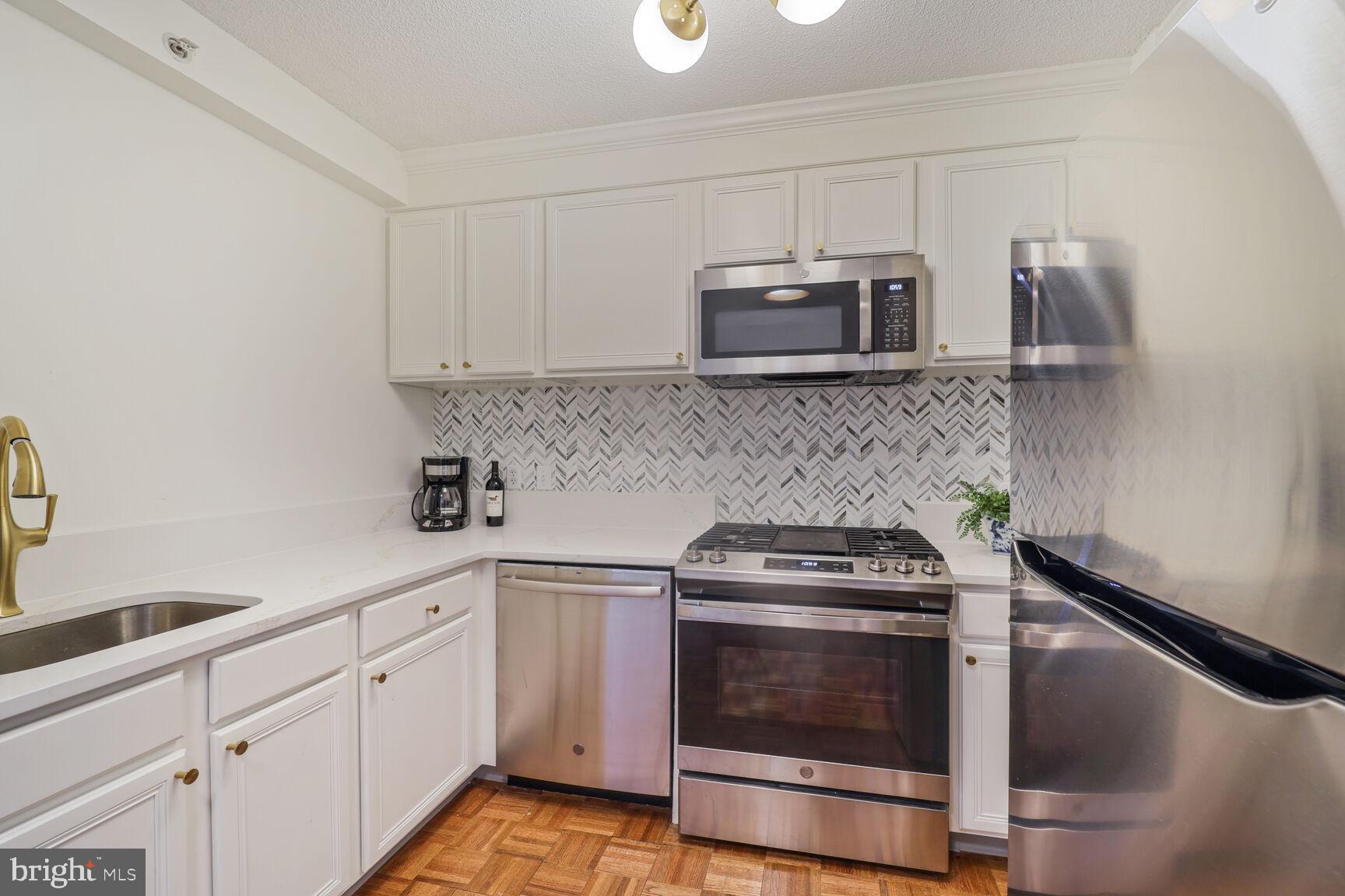 CRESCENT PLAZA - Residential
