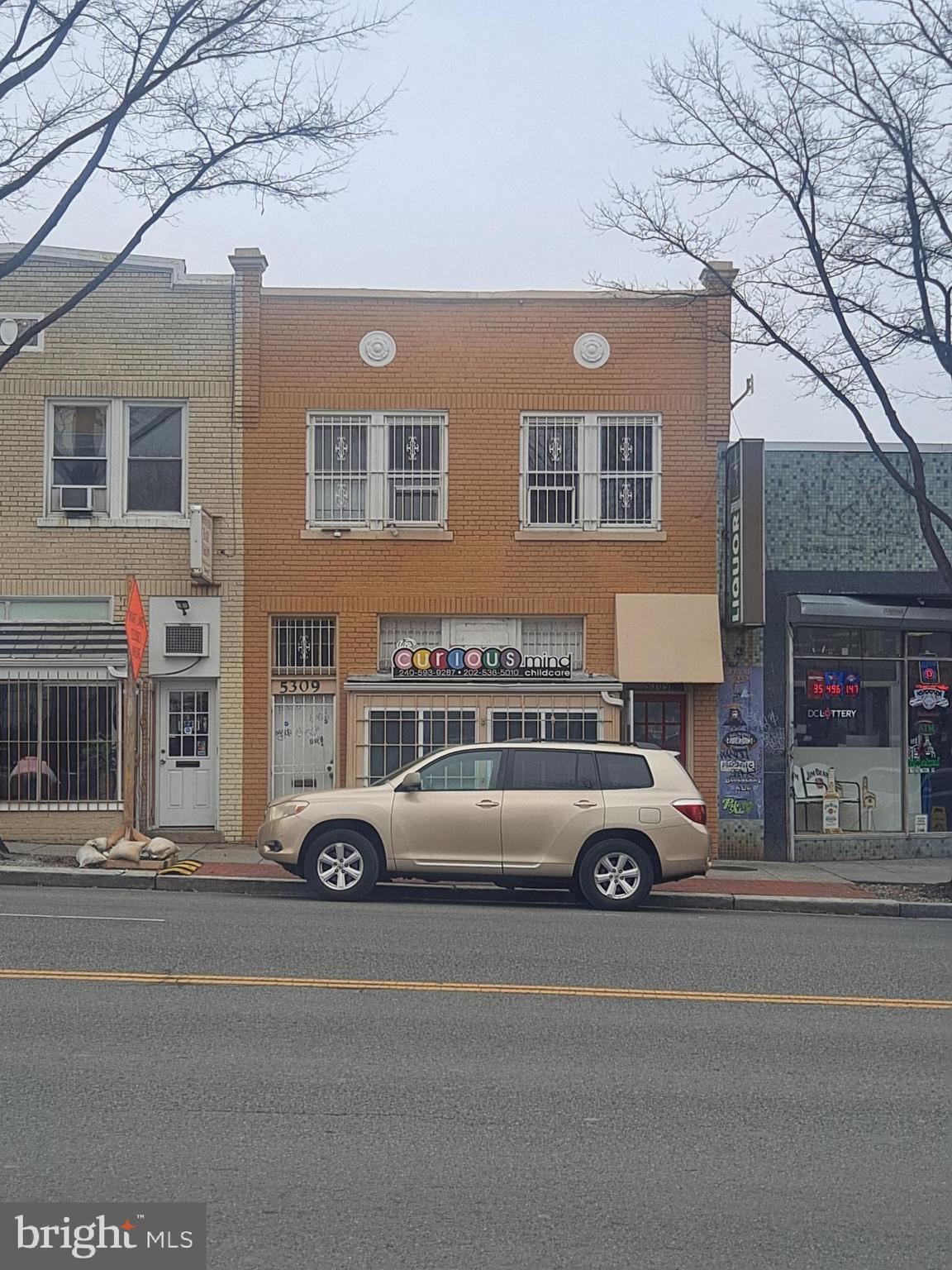 PETWORTH - Commercial Sale