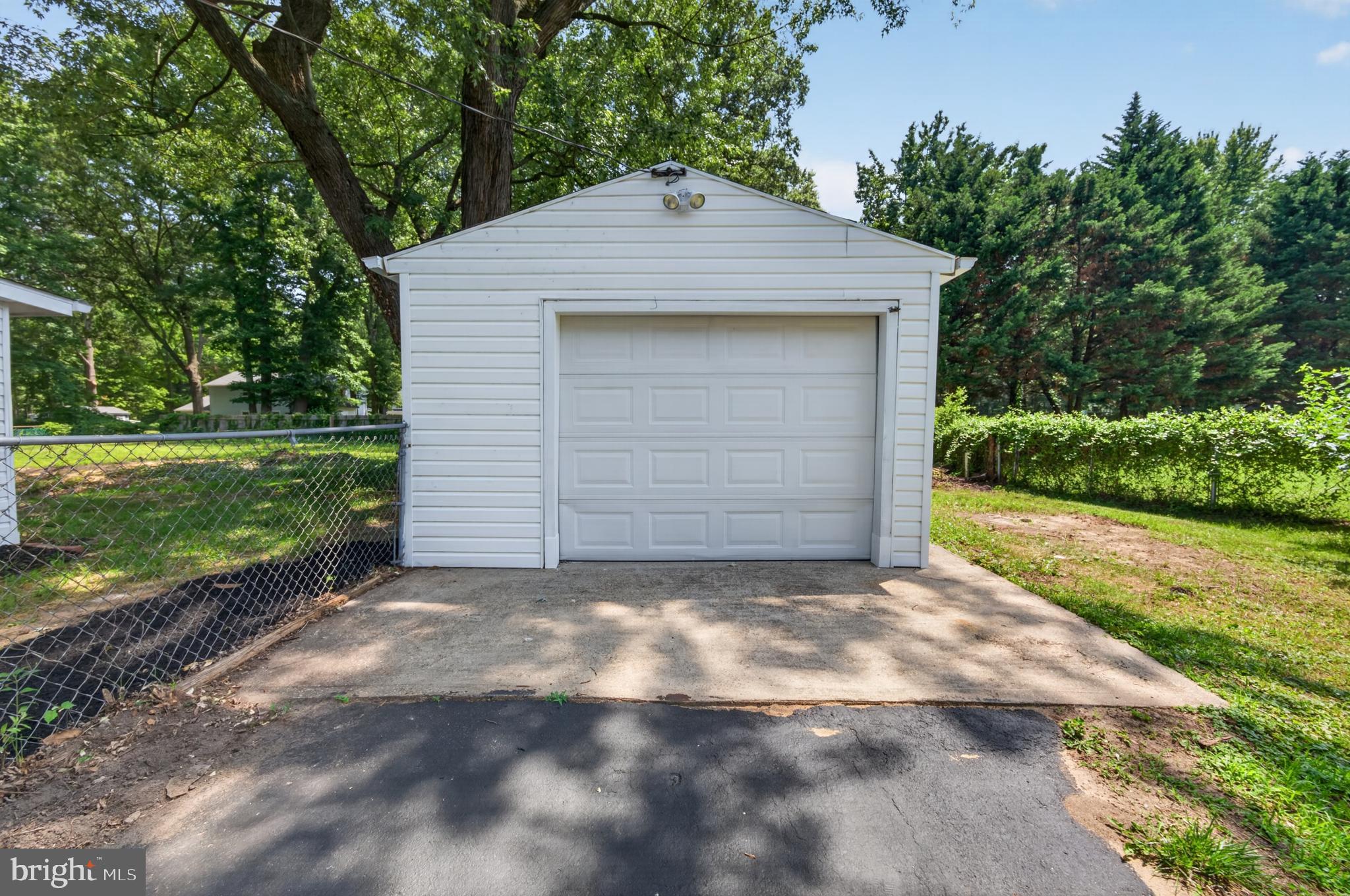 KENT ISLAND ESTATES - Residential