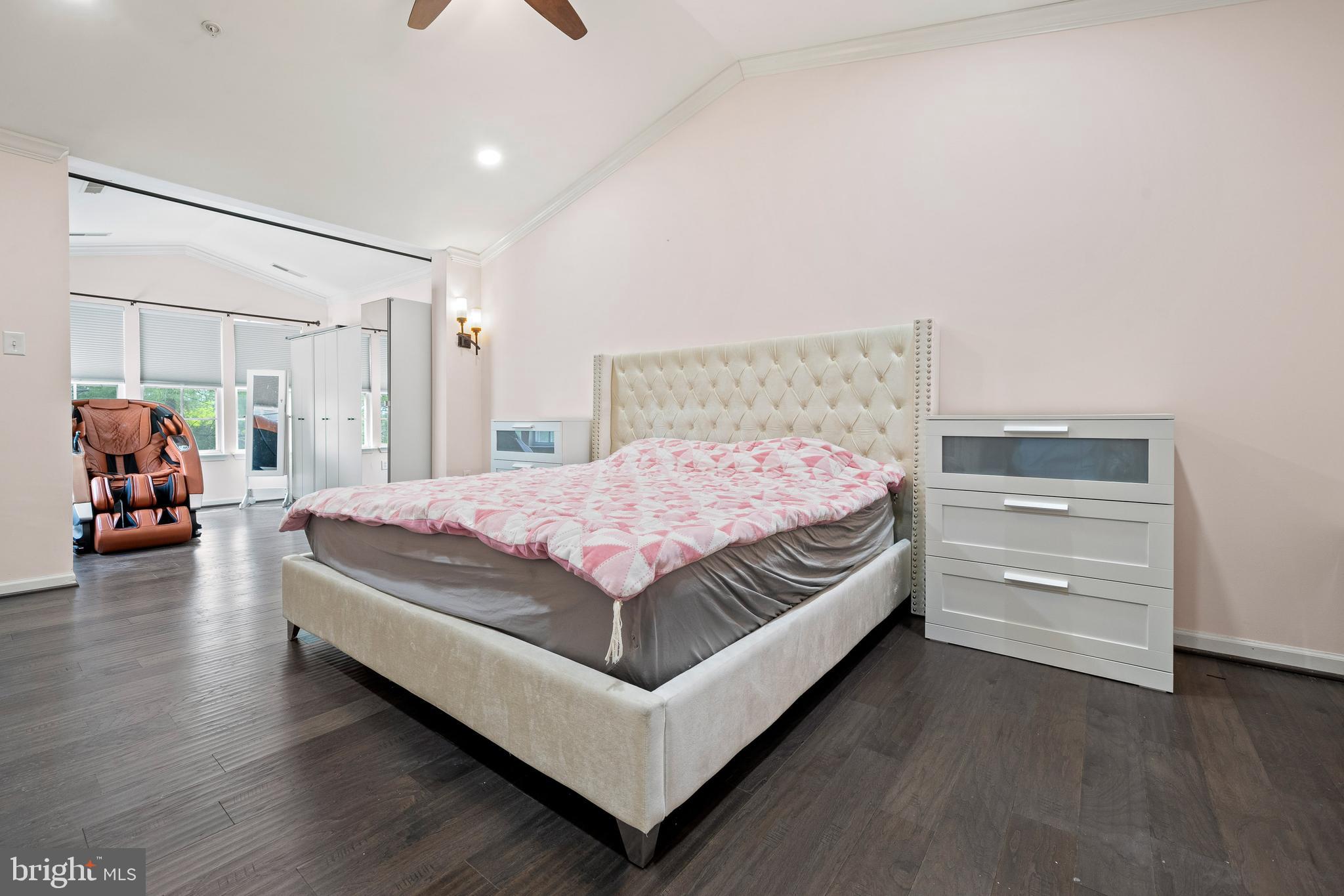 COLLEGE HILLS - Residential