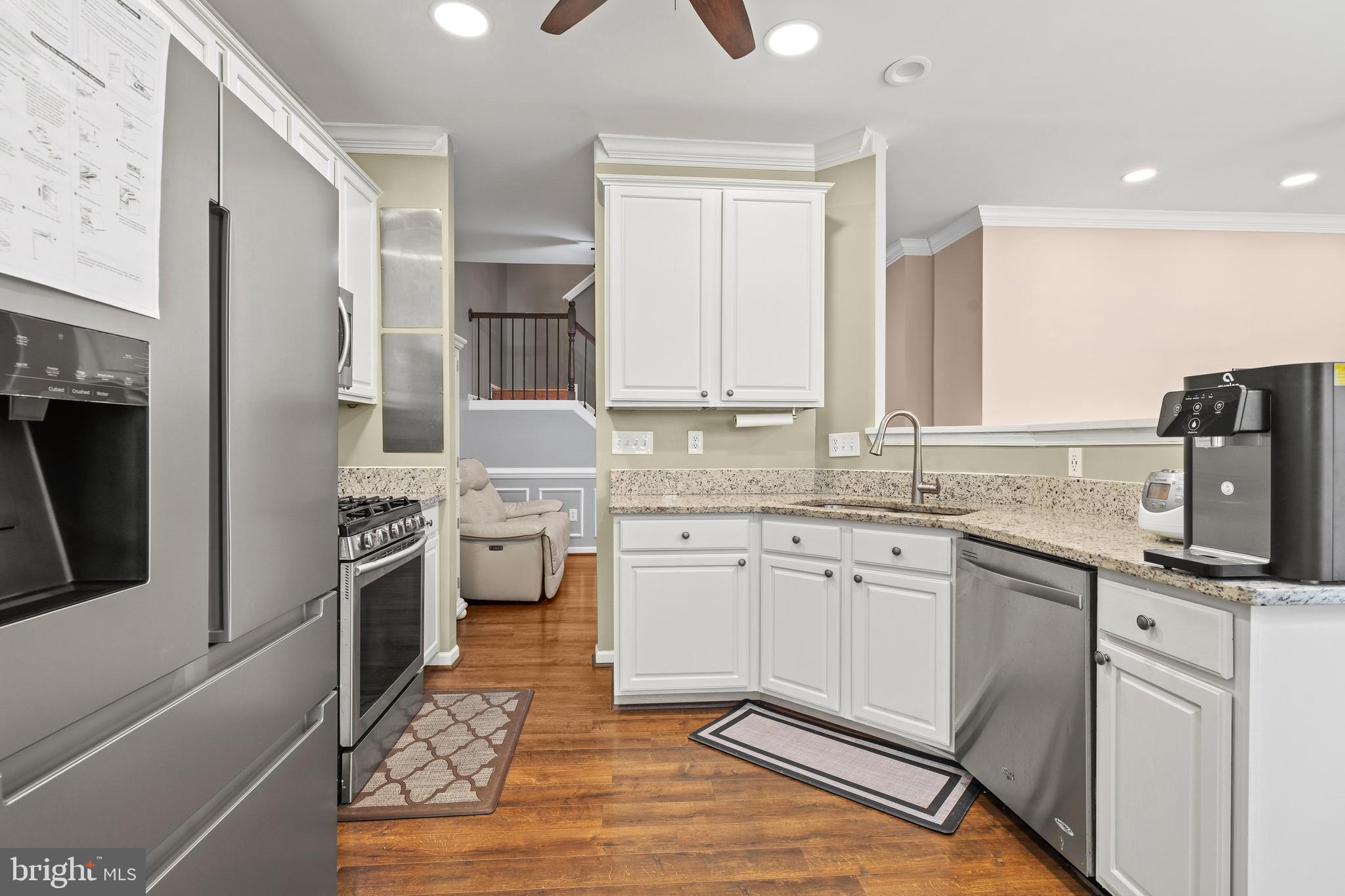 COLLEGE HILLS - Residential
