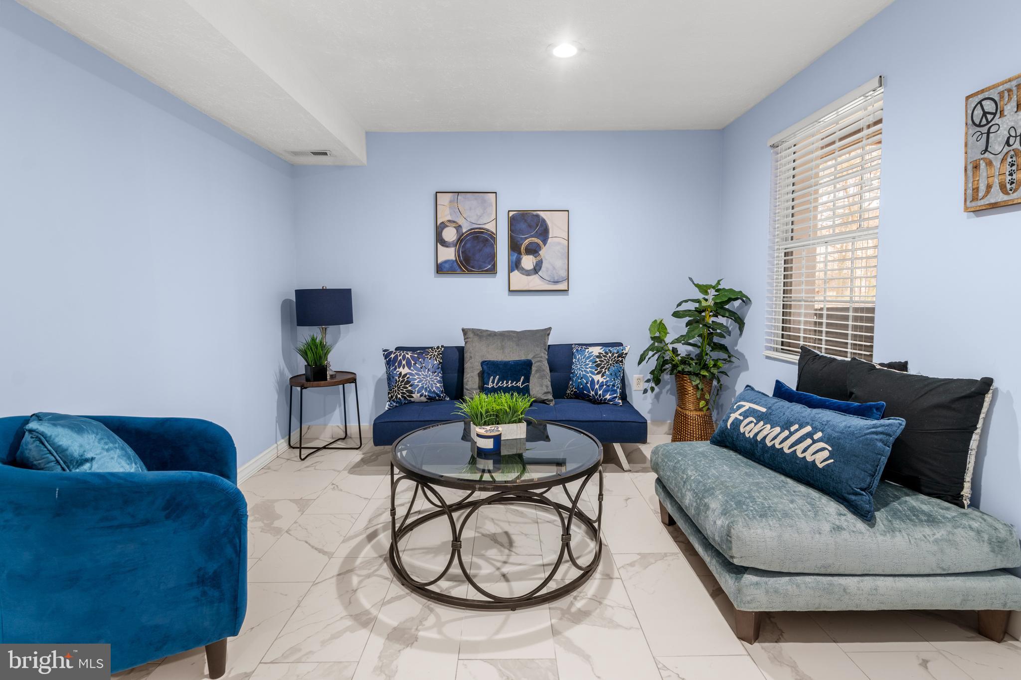 GLEN COURT - Residential