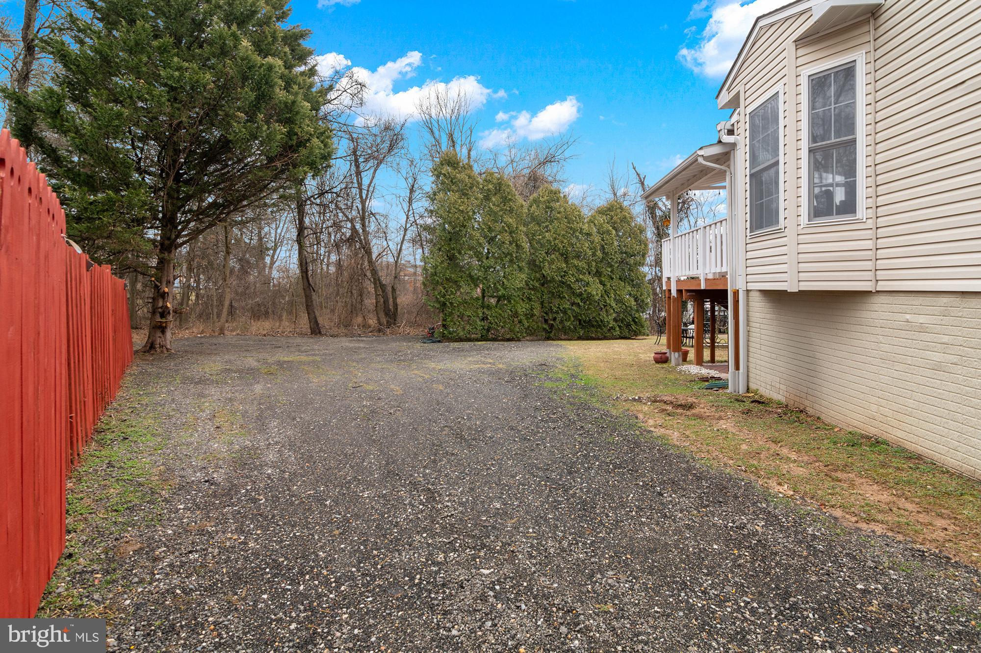 GLEN COURT - Residential
