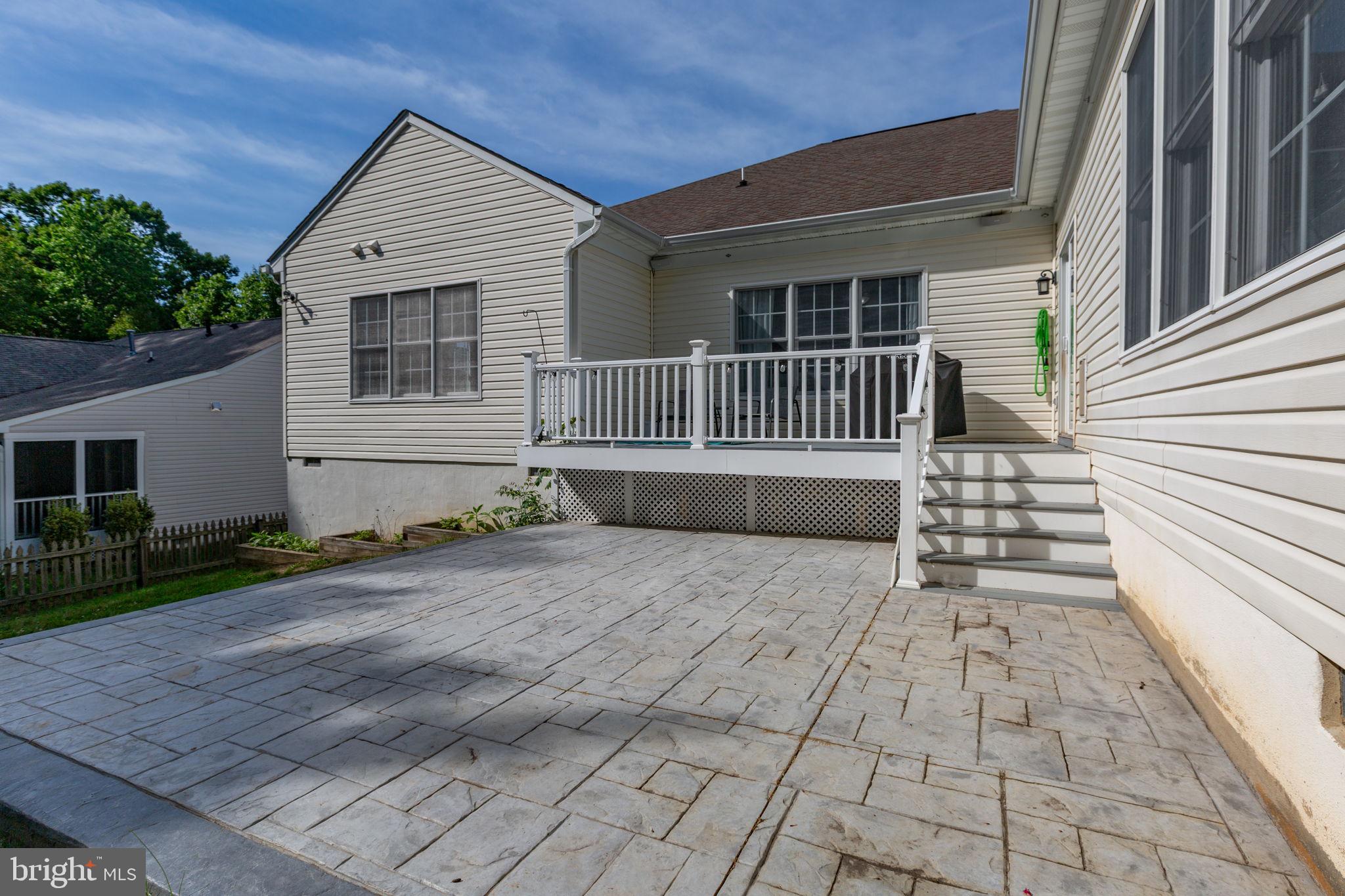 STONEHAVEN AT LEE'S HILL - Residential