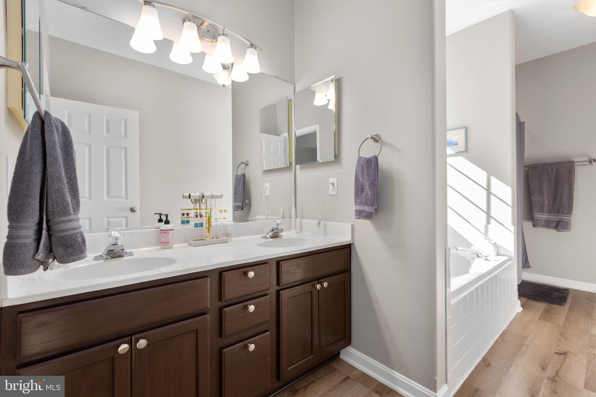 STONEHAVEN AT LEE'S HILL - Residential