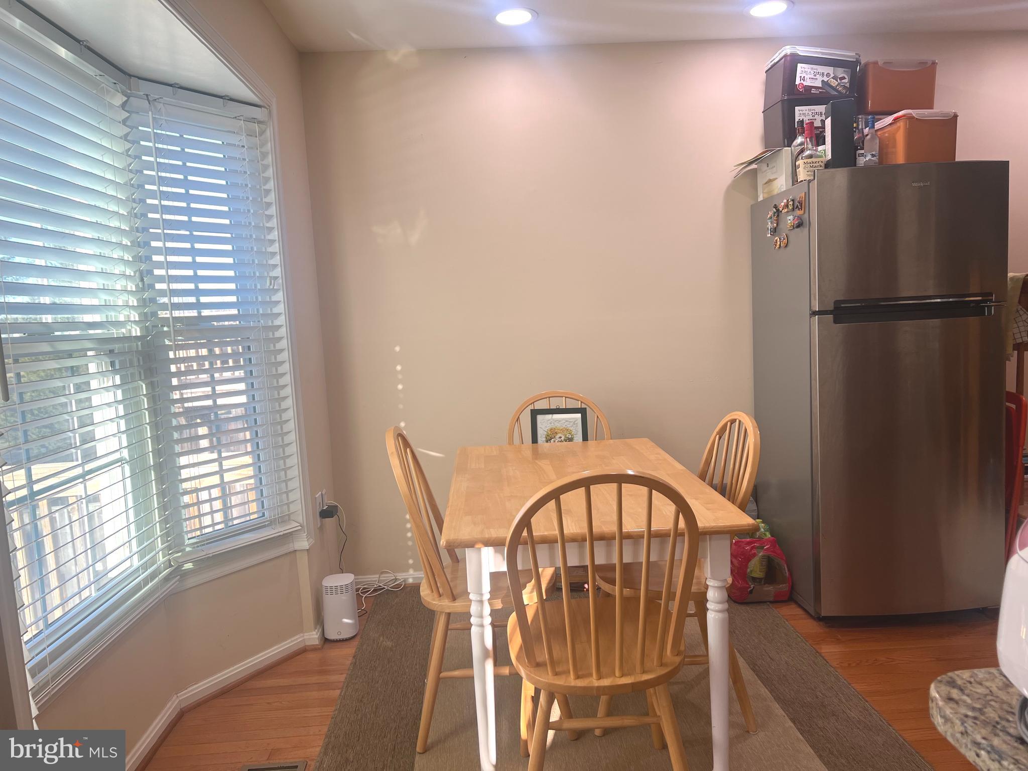 CENTER TERRACE - Residential Lease