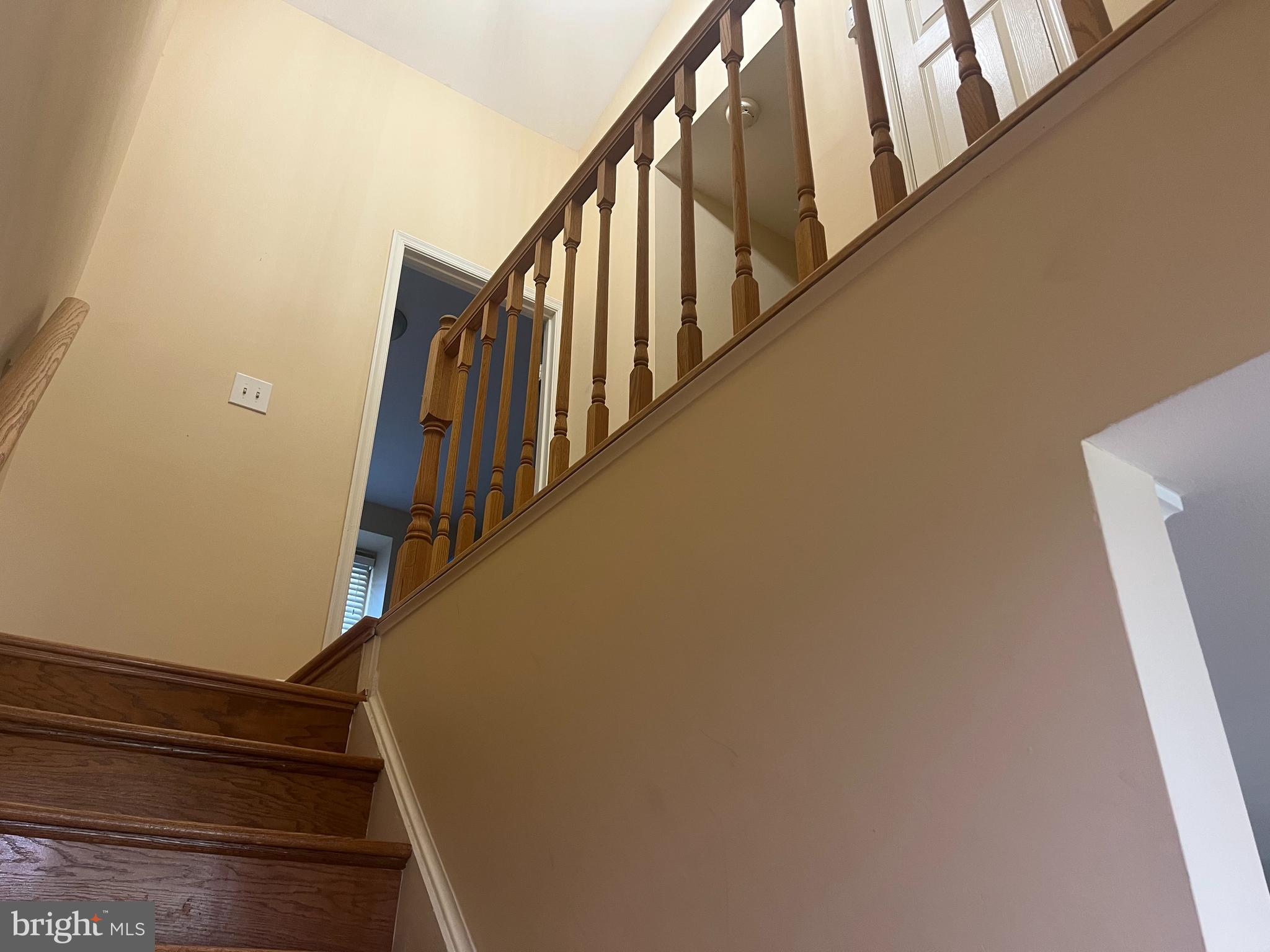 CENTER TERRACE - Residential Lease