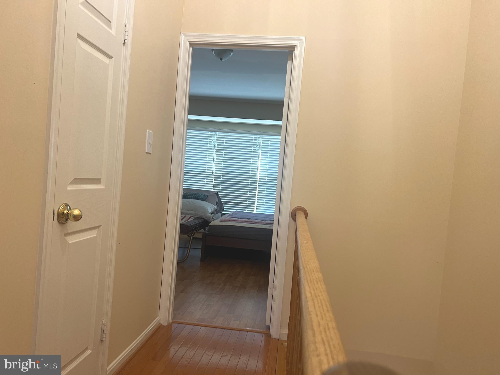 CENTER TERRACE - Residential Lease