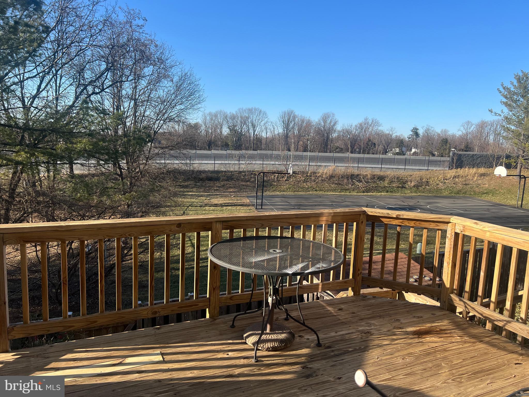 CENTER TERRACE - Residential Lease