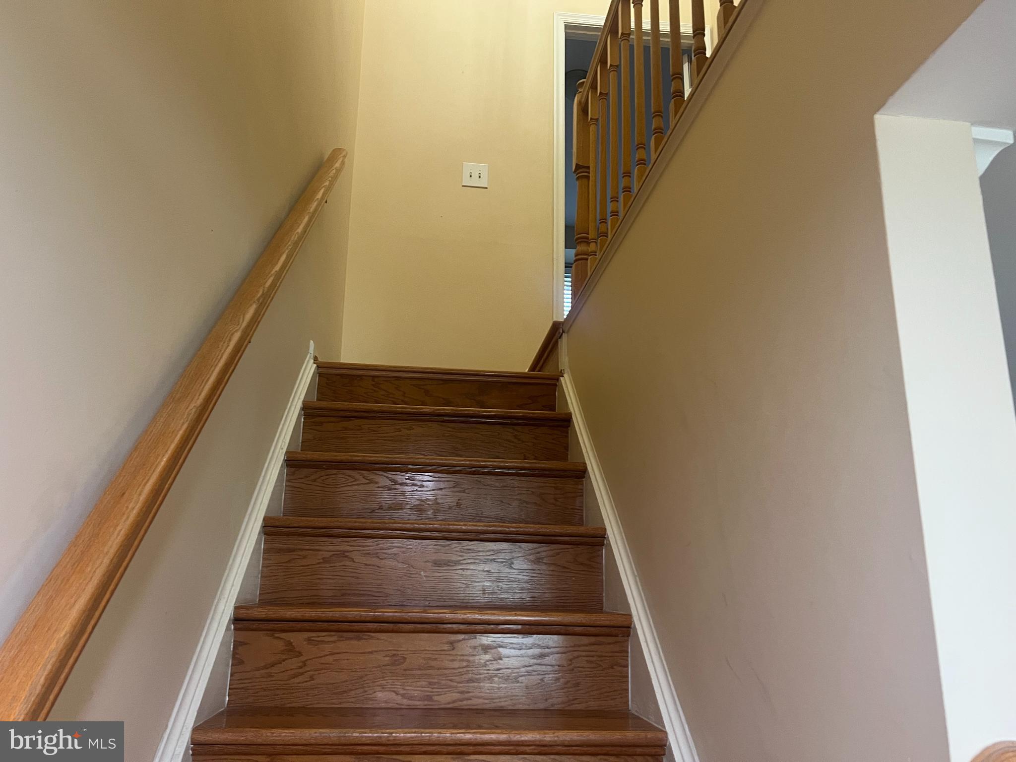 CENTER TERRACE - Residential Lease