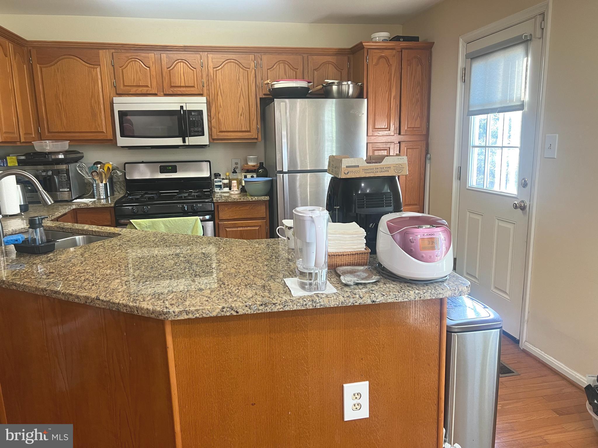 CENTER TERRACE - Residential Lease