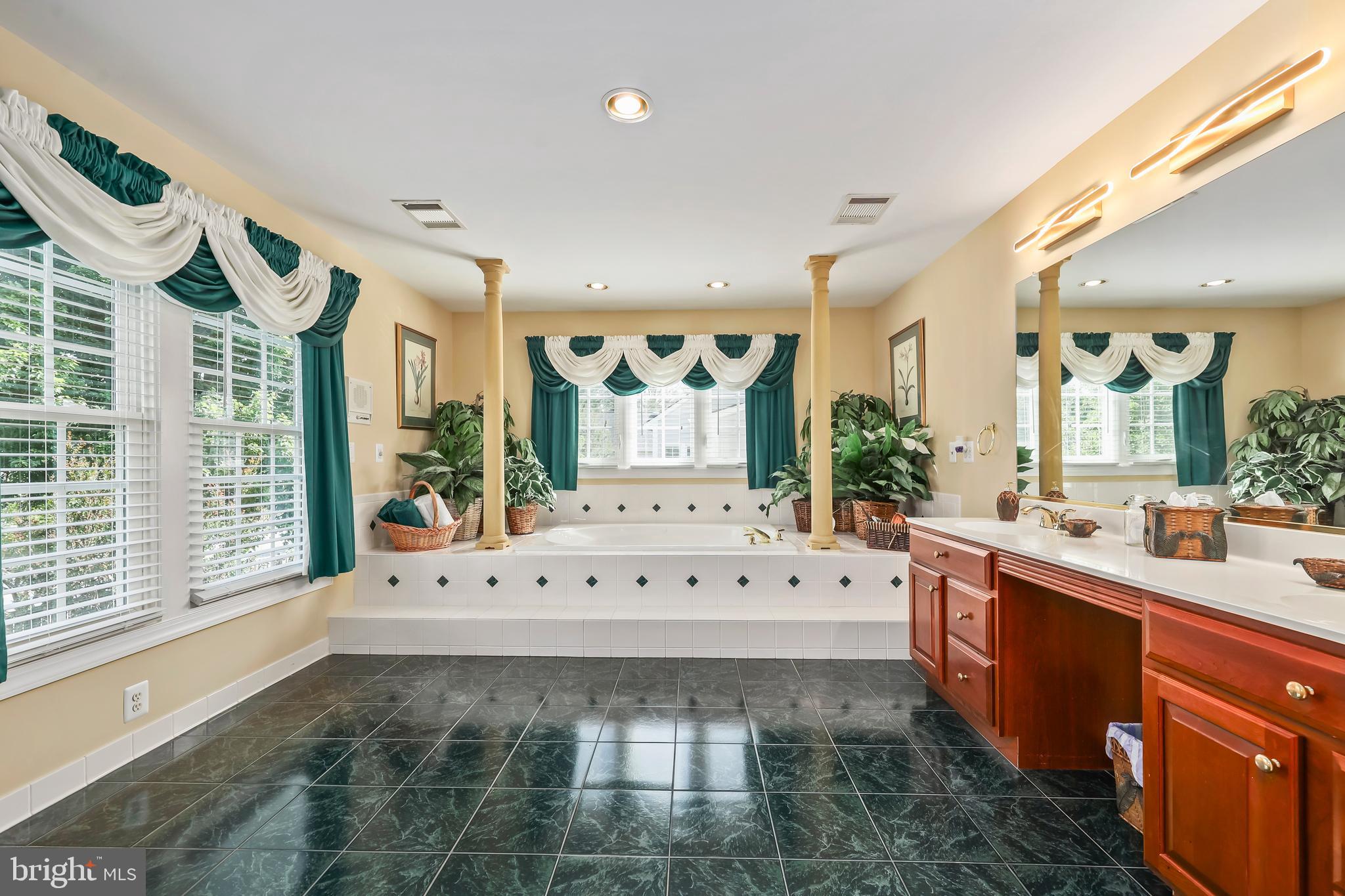ASHBURTON MANORS - Residential