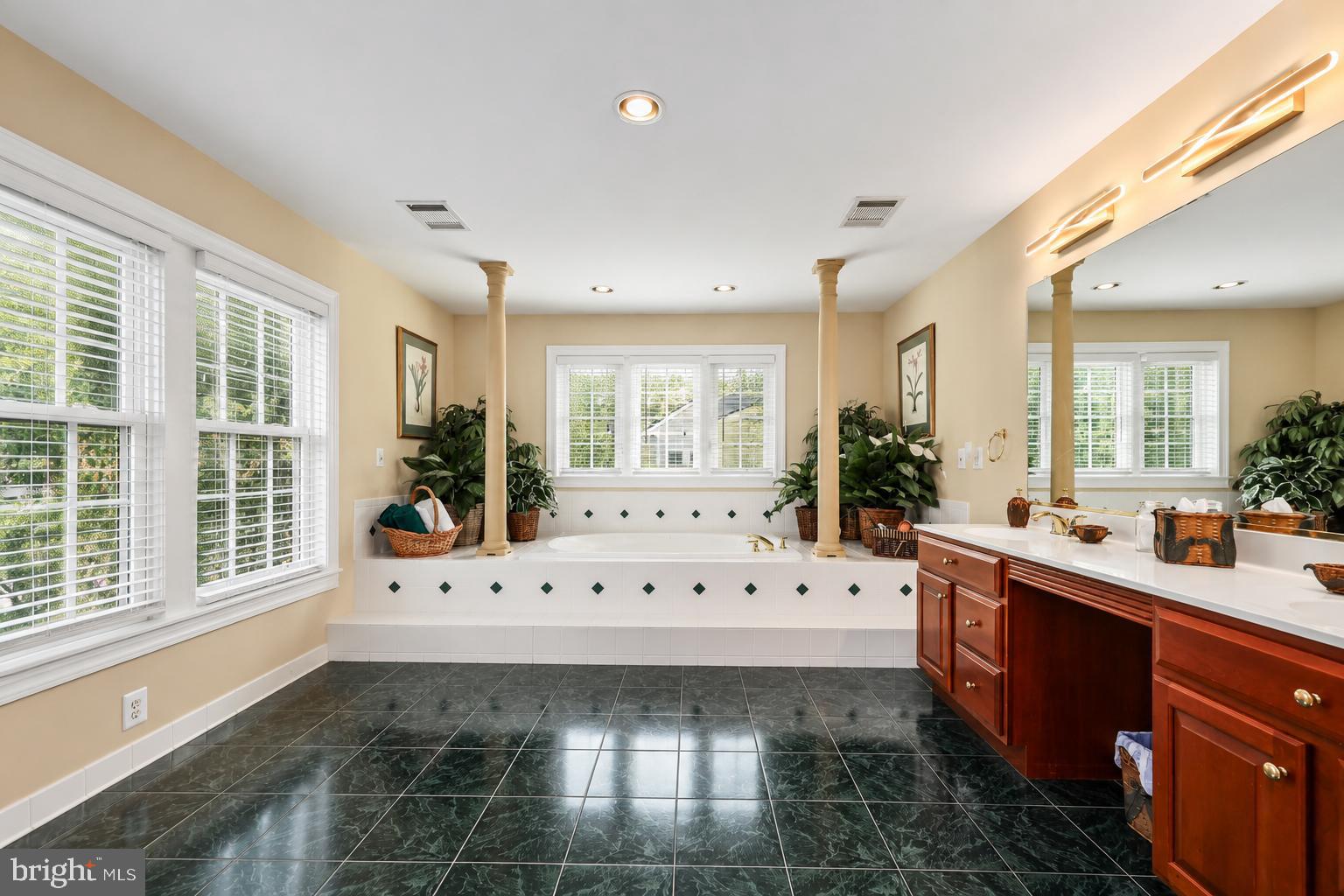 ASHBURTON MANORS - Residential