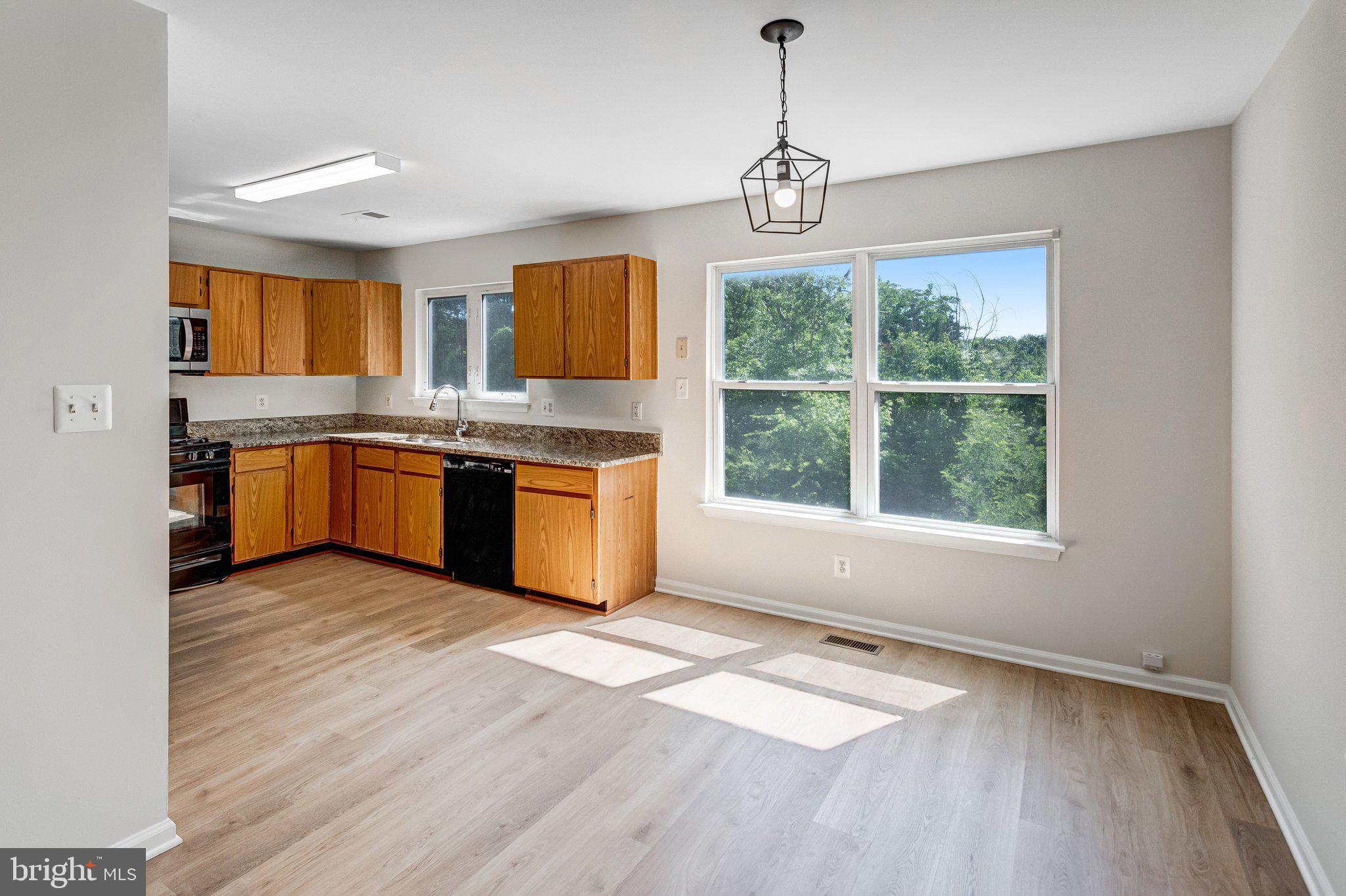 LEE OVERLOOK - Residential
