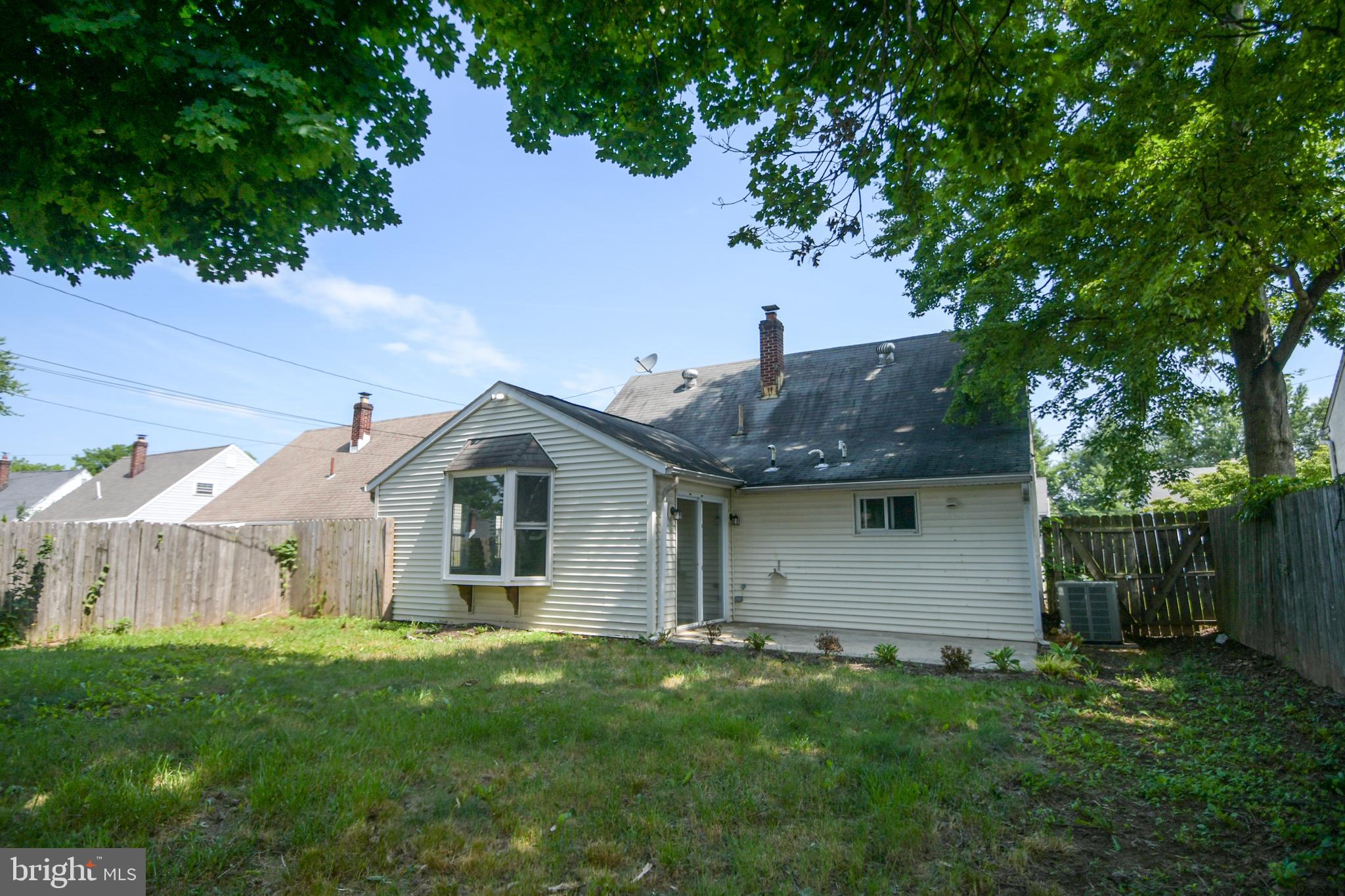 POTTSGROVE MANOR - Residential