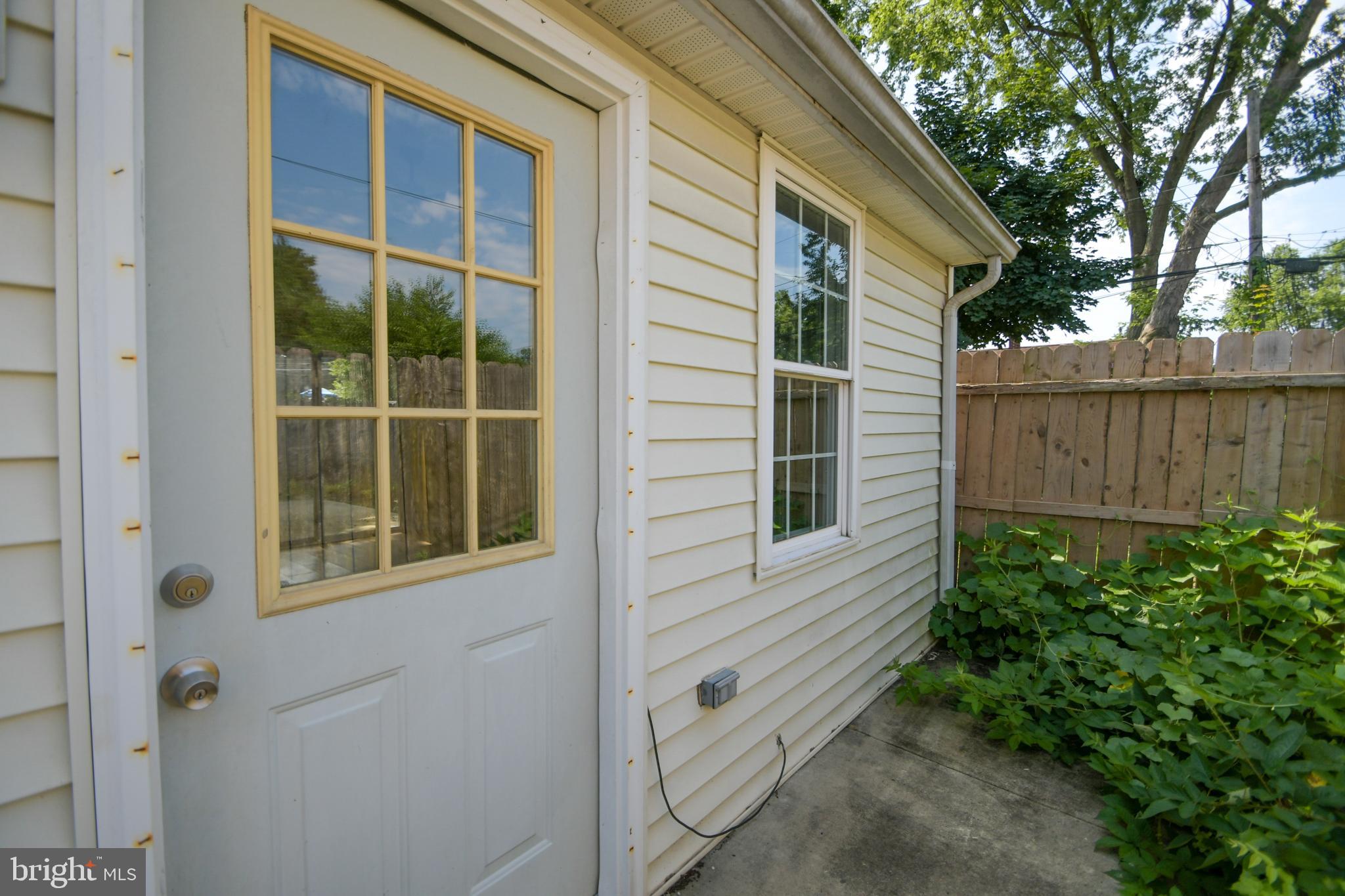 POTTSGROVE MANOR - Residential