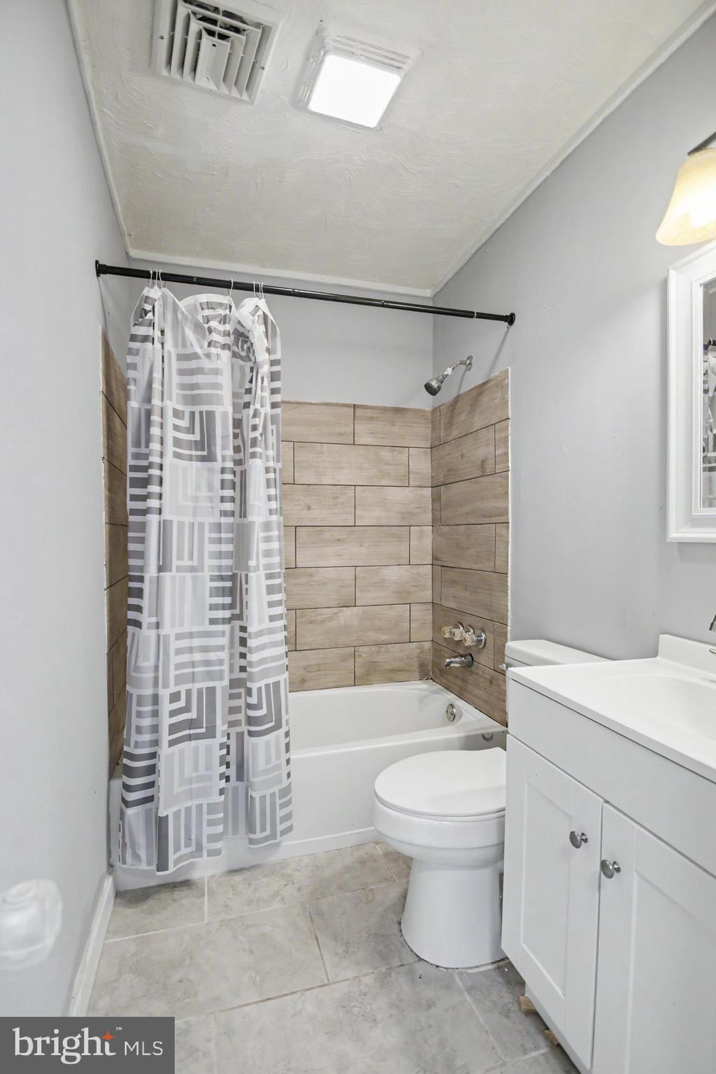 POTTSGROVE MANOR - Residential