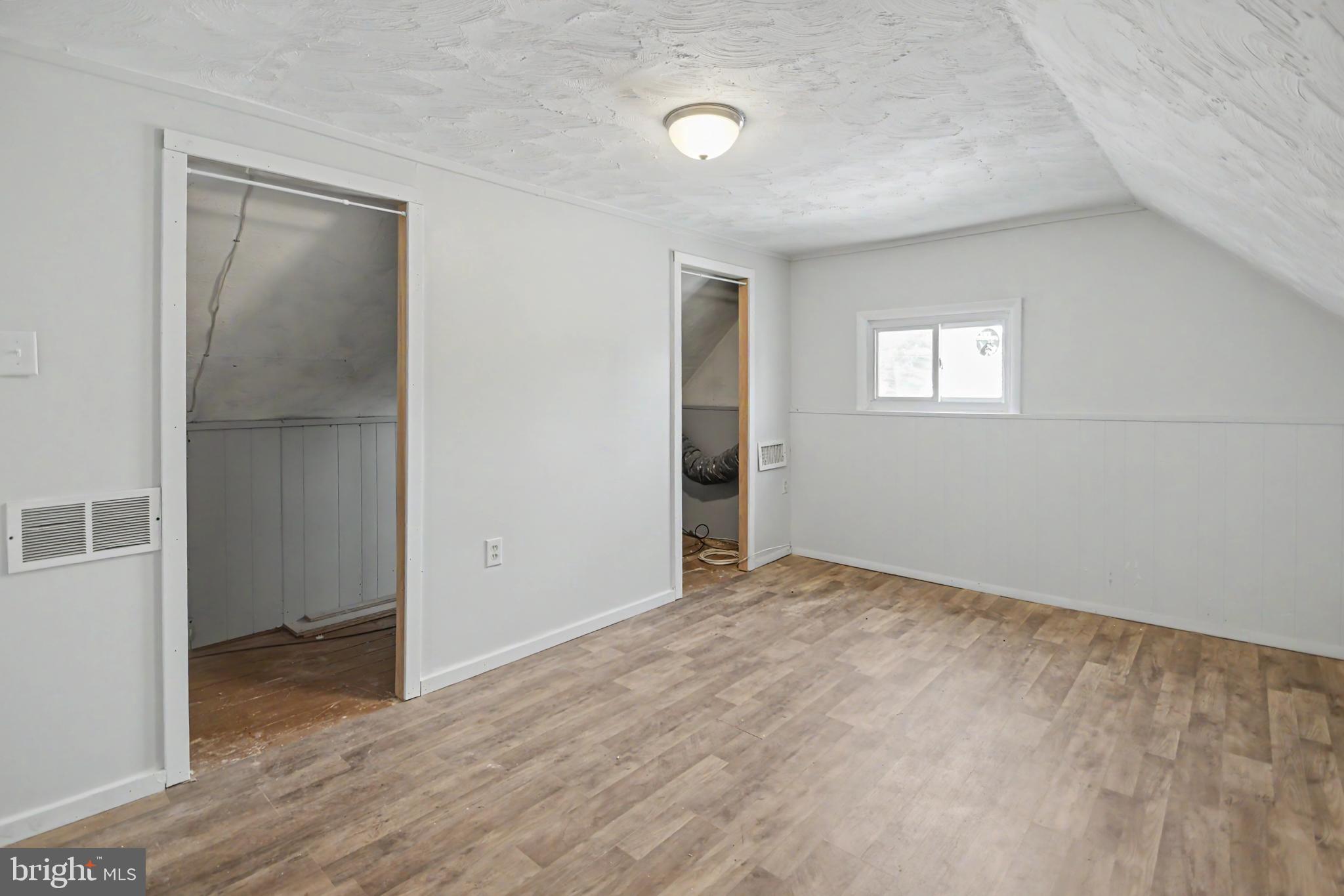 POTTSGROVE MANOR - Residential
