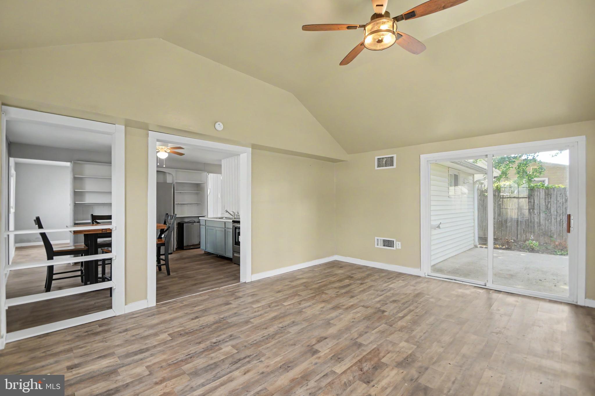 POTTSGROVE MANOR - Residential