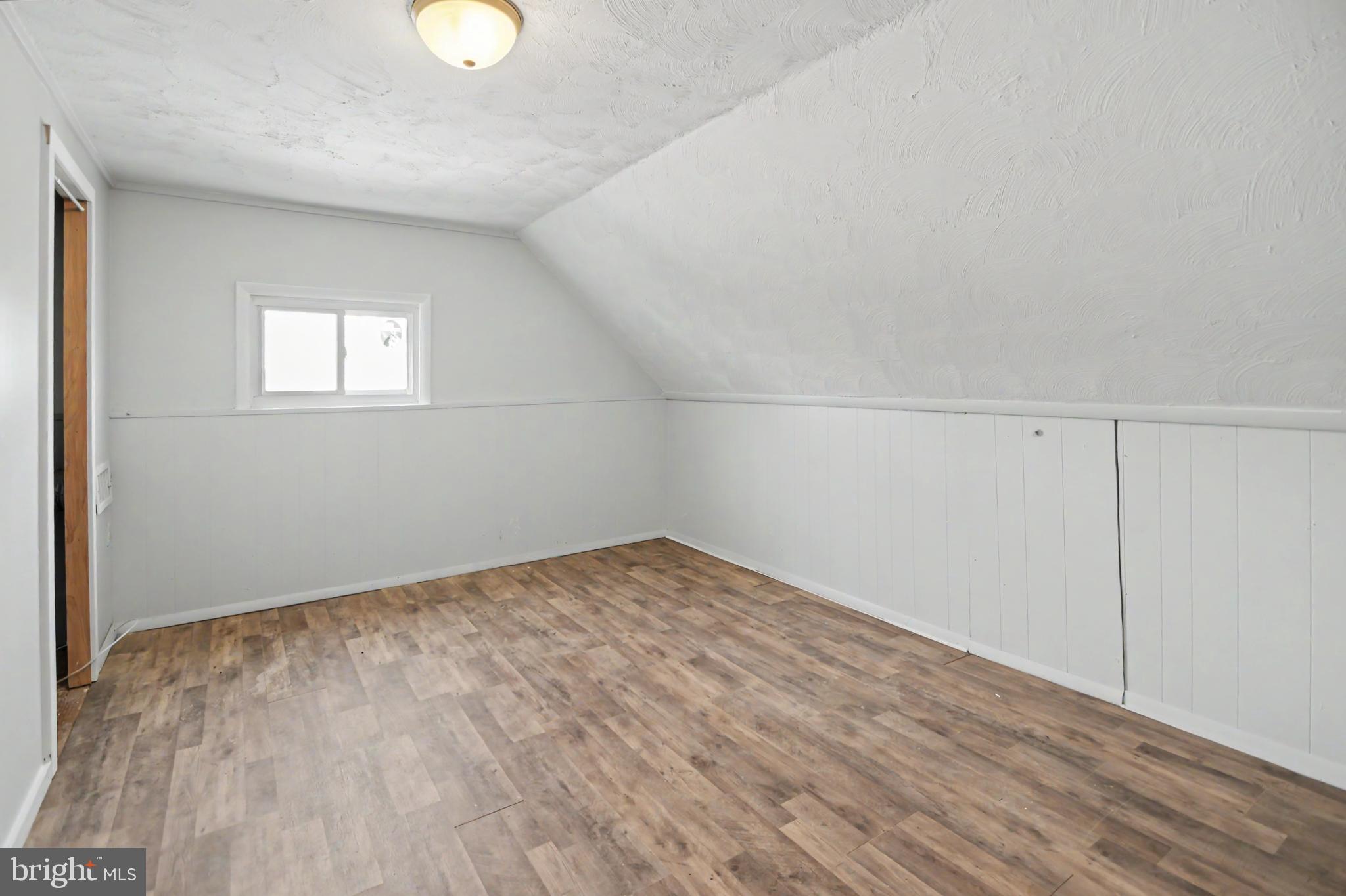 POTTSGROVE MANOR - Residential