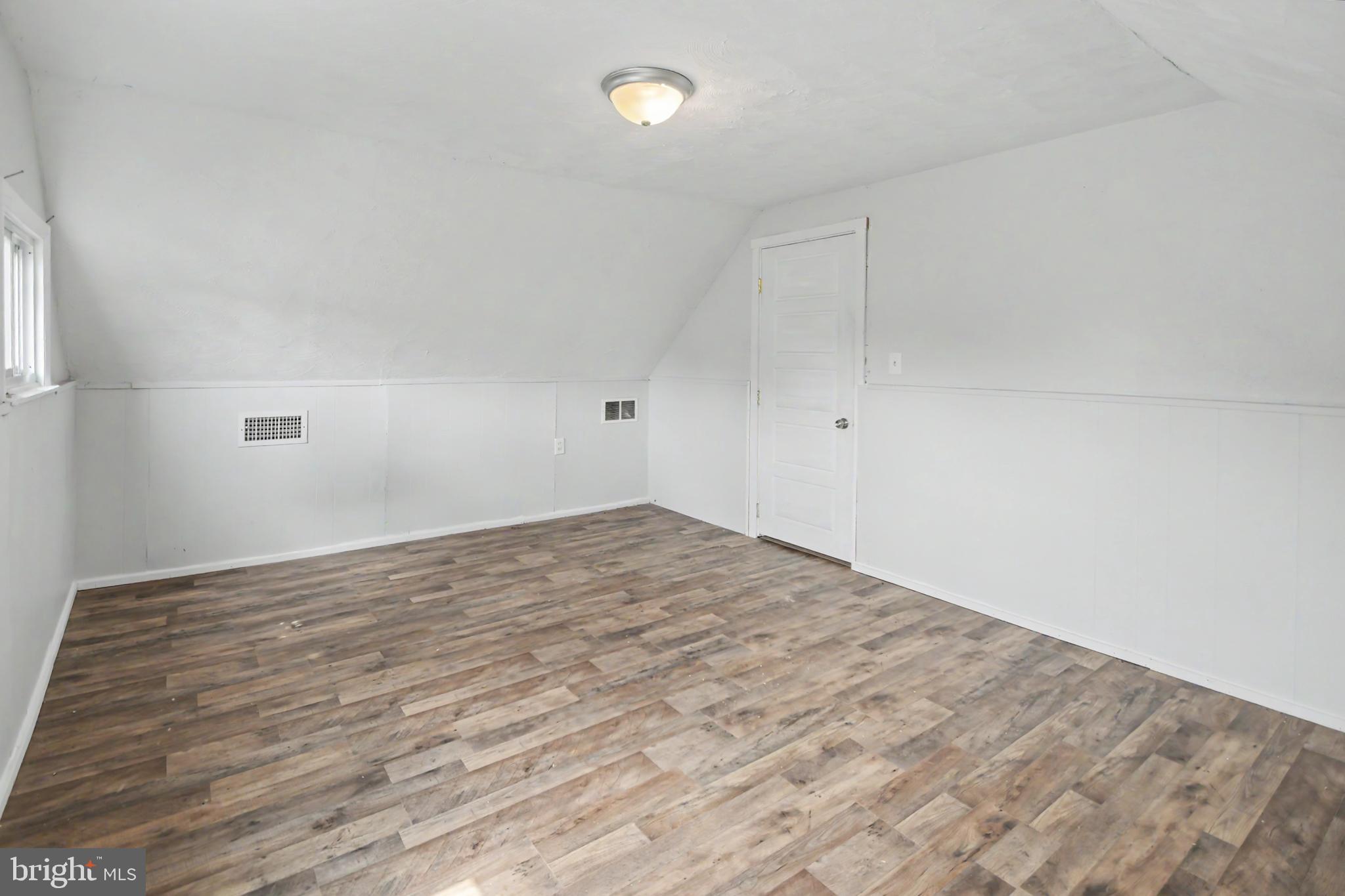 POTTSGROVE MANOR - Residential