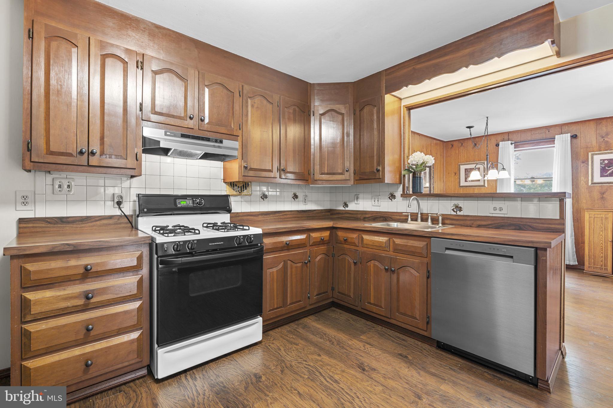 WILLOWDALE - Residential