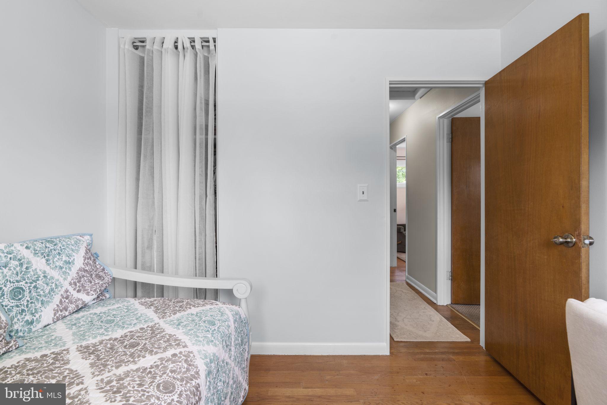 WILLOWDALE - Residential