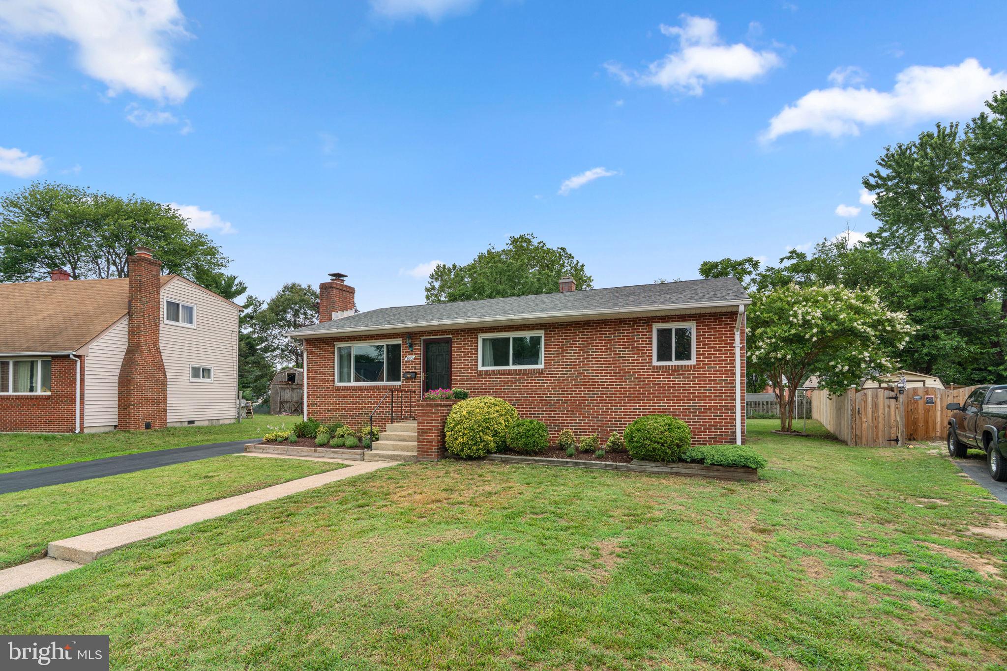 WILLOWDALE - Residential