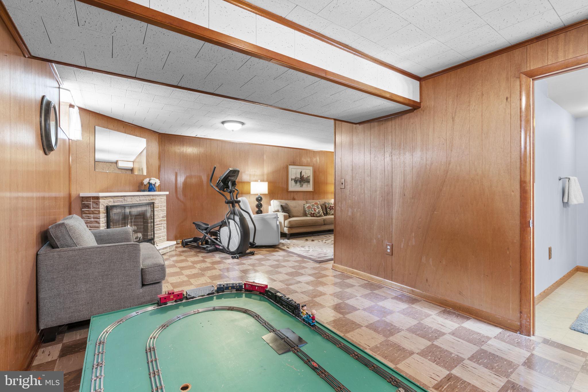 WILLOWDALE - Residential