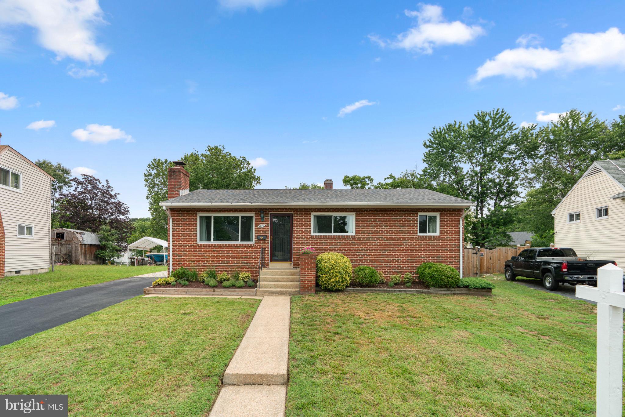 WILLOWDALE - Residential
