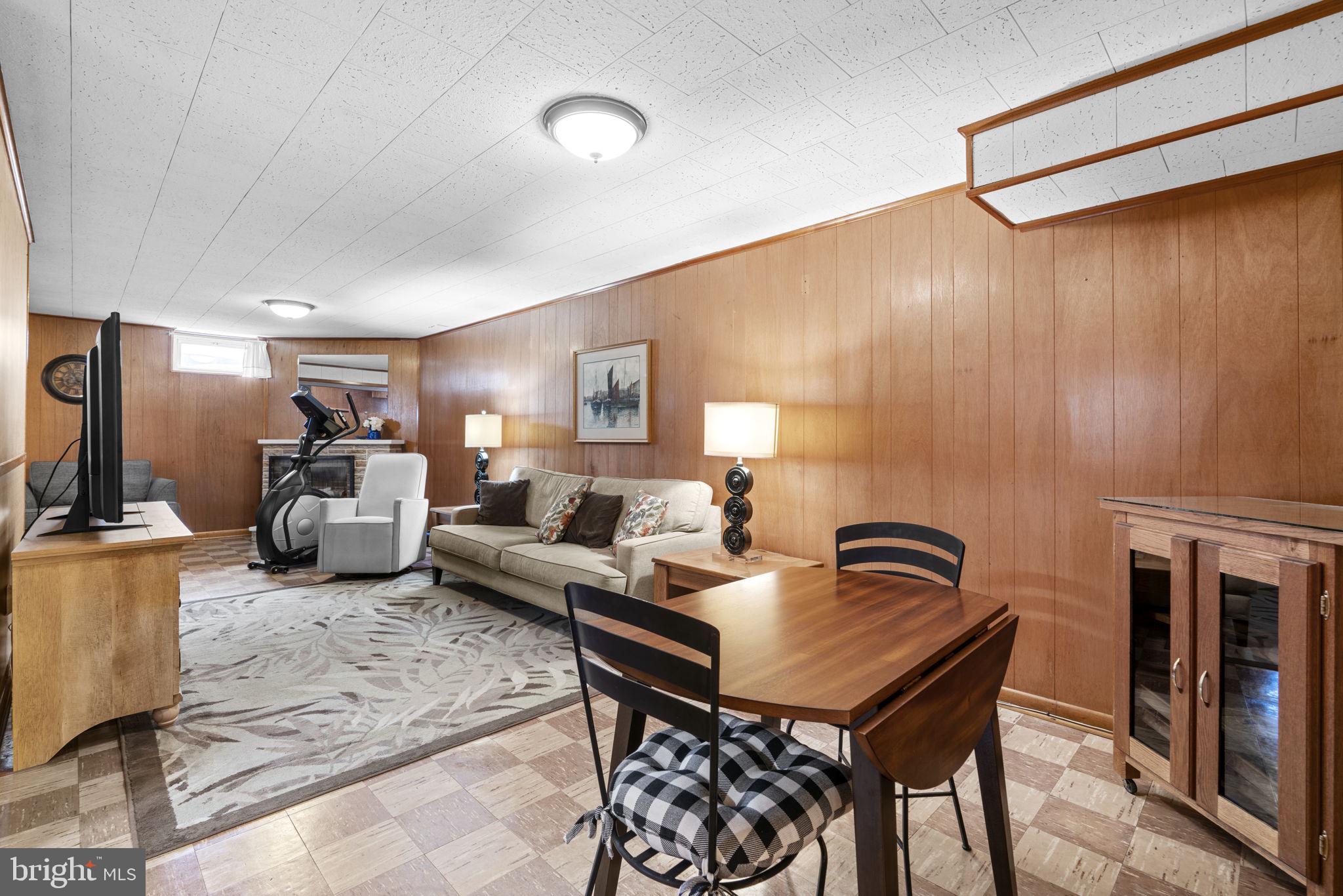 WILLOWDALE - Residential