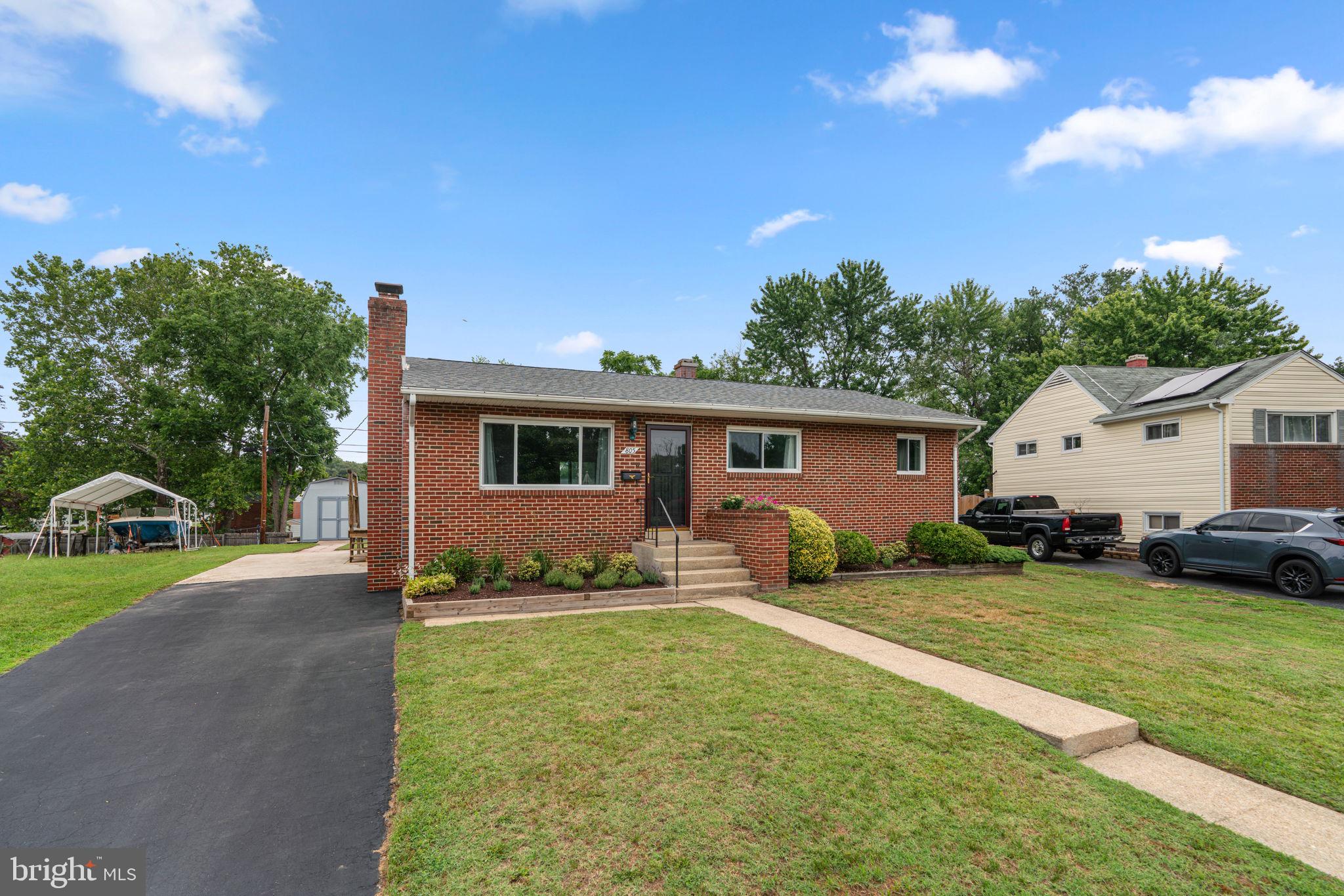 WILLOWDALE - Residential
