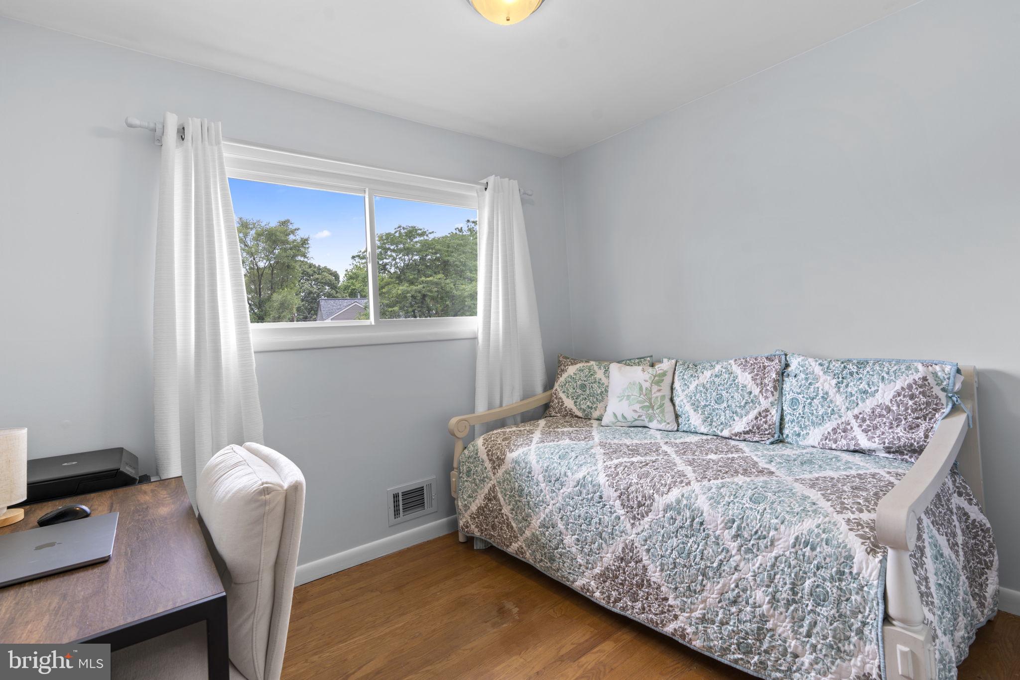 WILLOWDALE - Residential