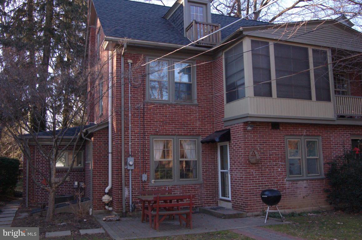 COLLEGE HILL - Residential