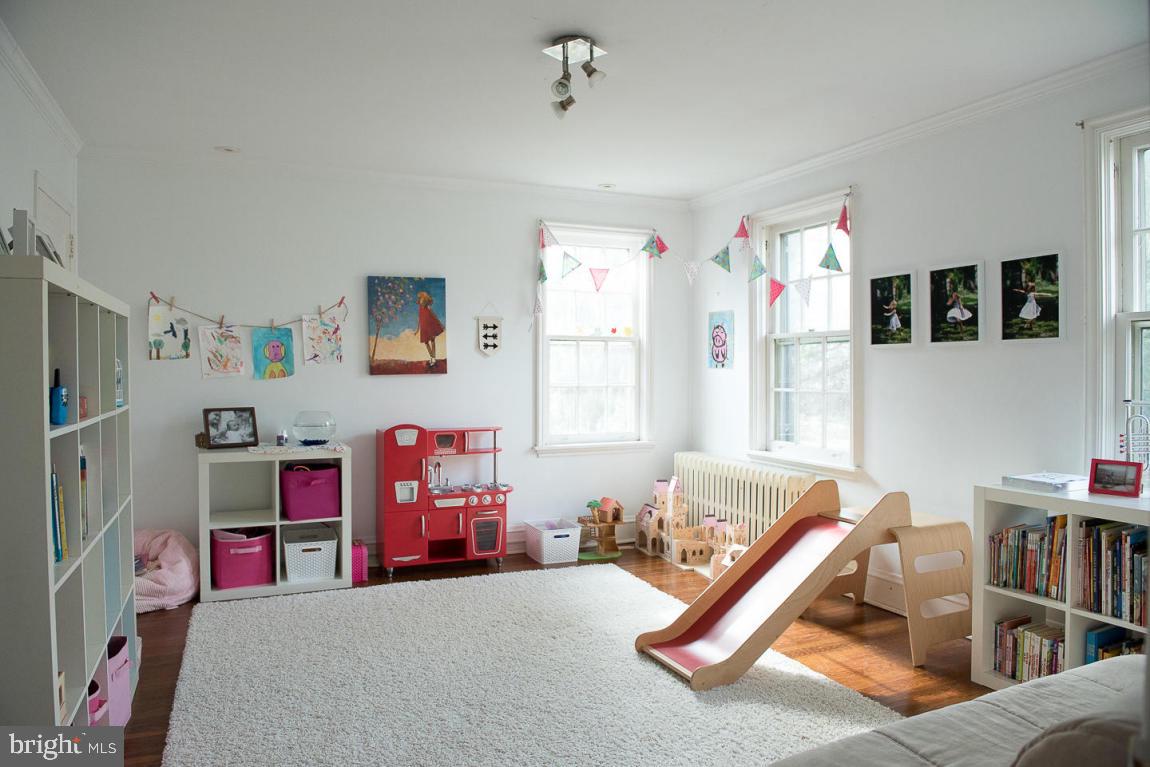 COLLEGE HILL - Residential