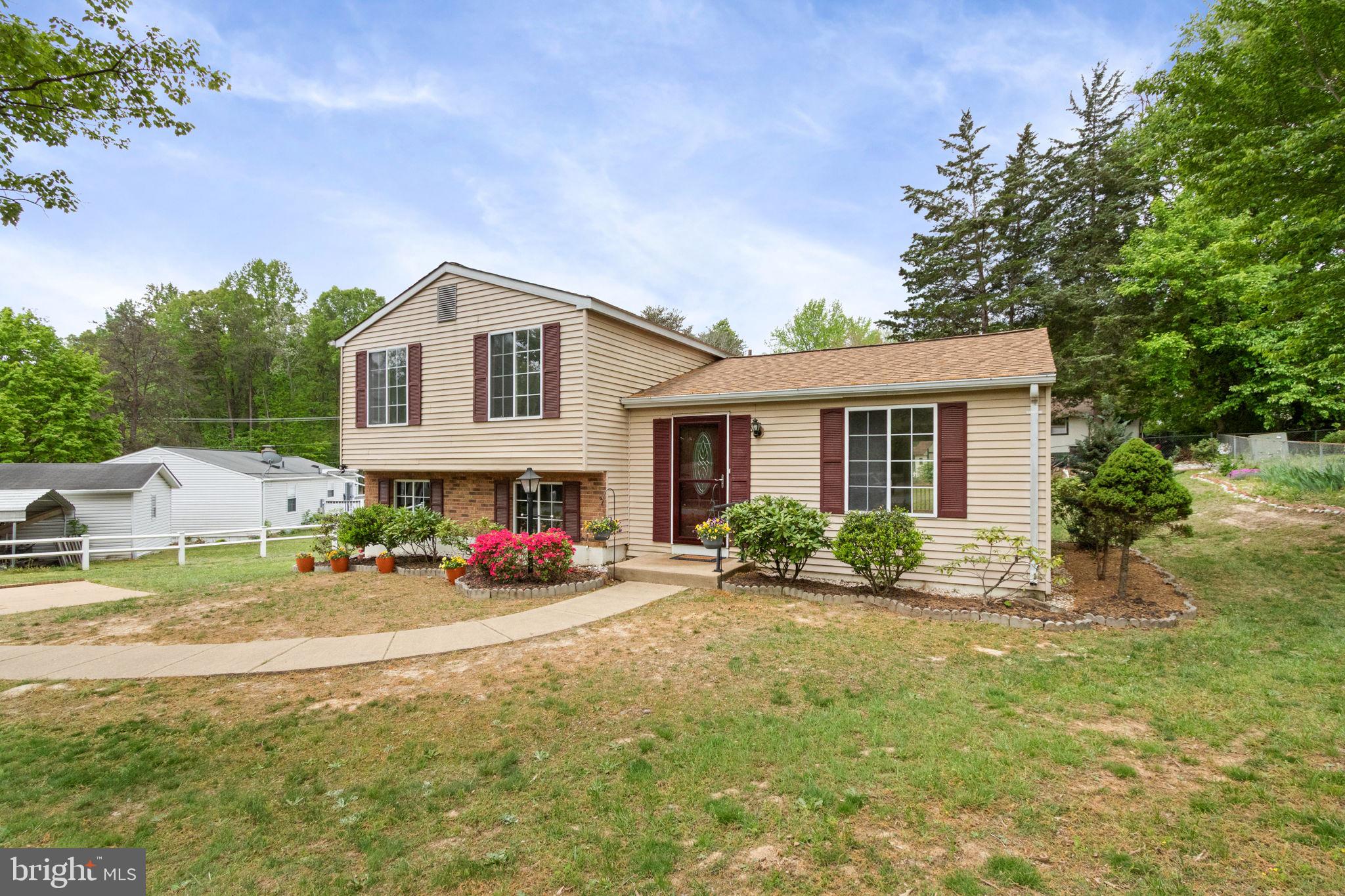 🏡 Welcome to 3 Cherry Laurel Drive! 🌸🌳

This well-maintained, single-owner home offers space, updates, and a location that makes everyday life easier! 💫
🛏️ 3 spacious bedrooms upstairs – perfect for rest & relaxation 😴✨
🔥 Cozy basement flex space with a fireplace – ideal for a rec room, home office, or movie nights 🍿🎮
🚪 Plus, a bonus room in the basement that can be used as a bedroom (not to code, but full of potential!) 👀
🛠️ Big-ticket items done – Roof, HVAC & Hot Water Heater all replaced within the last 5 years ✅🆕
🚗 Level lot with a concrete driveway – easy parking and great curb appeal! 🌿🅿️
🚘 Super close to commuter lots, VRE &  interstate access ⏰💼

This home is ready to welcome its next chapter – On the market April 26!